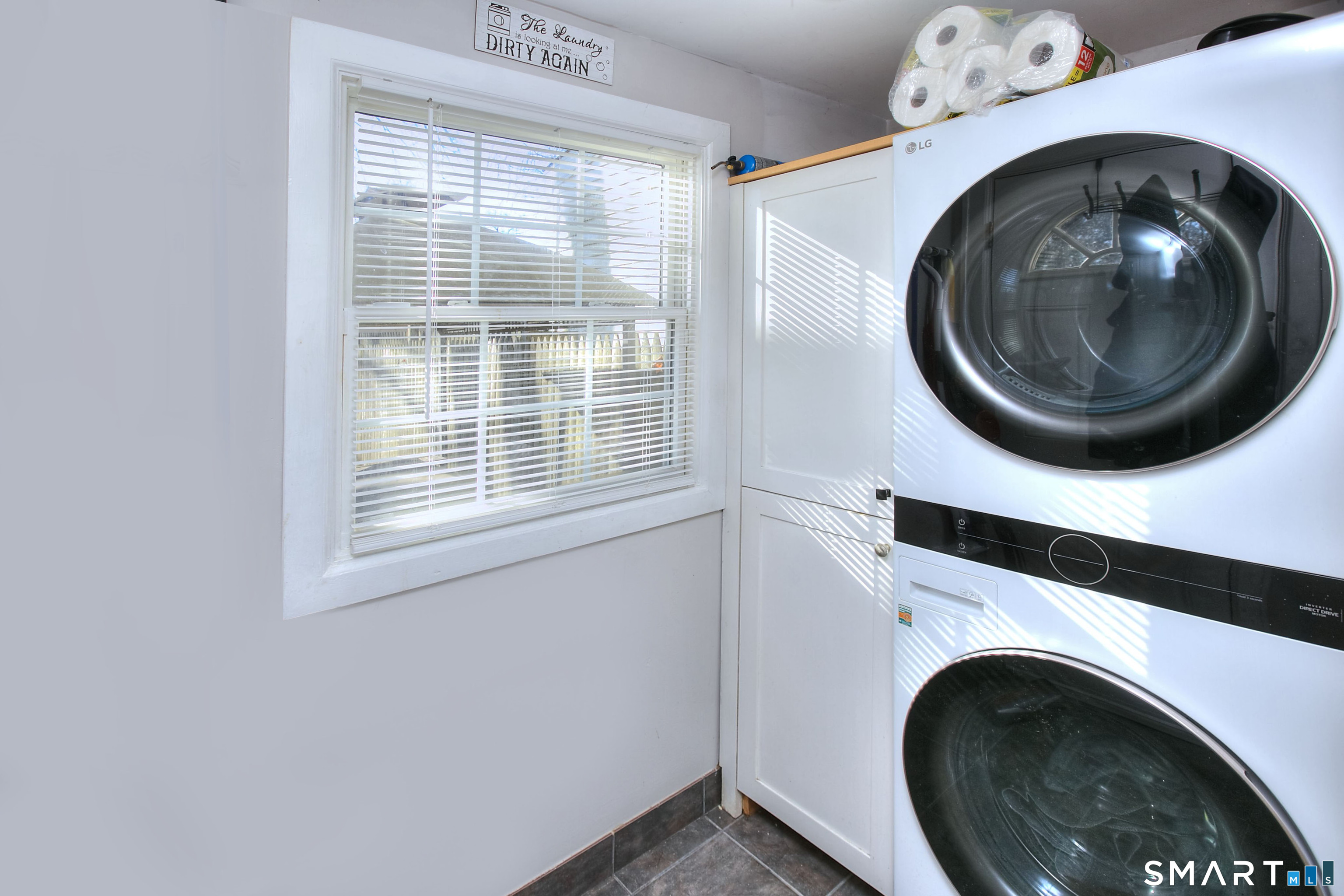 Photo 14 of 425 McKinley Avenue, Stratford, CT