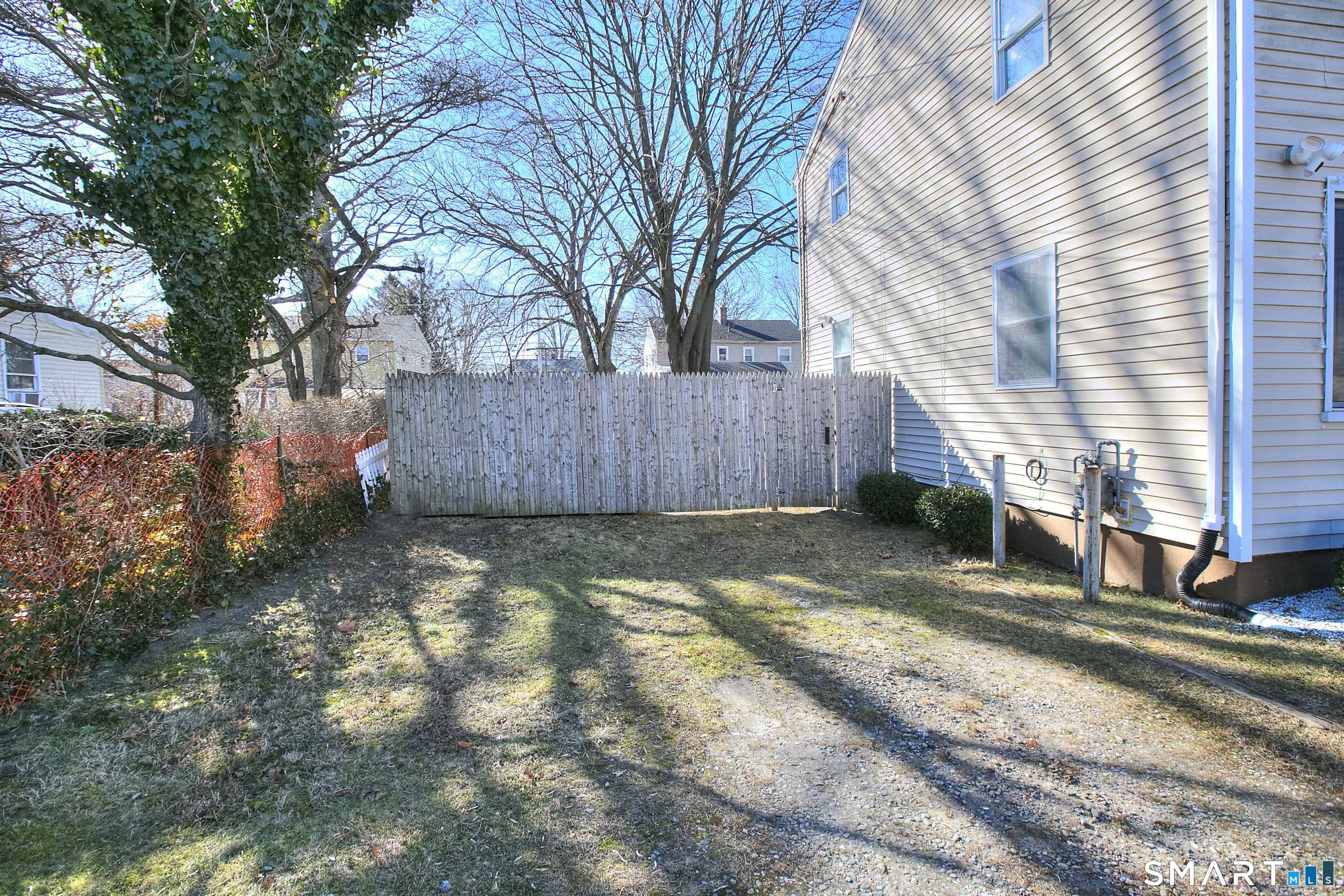 Photo 21 of 425 McKinley Avenue, Stratford, CT