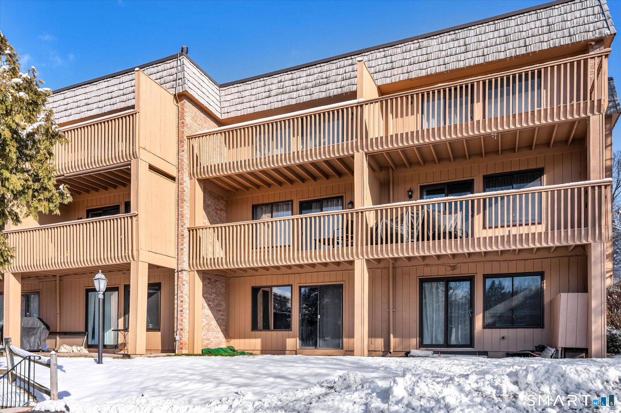 Homes for sale in Cromwell, CT | 3 Hawthorn Ct #3, Cromwell, CT 06416 | MLS# 24148758