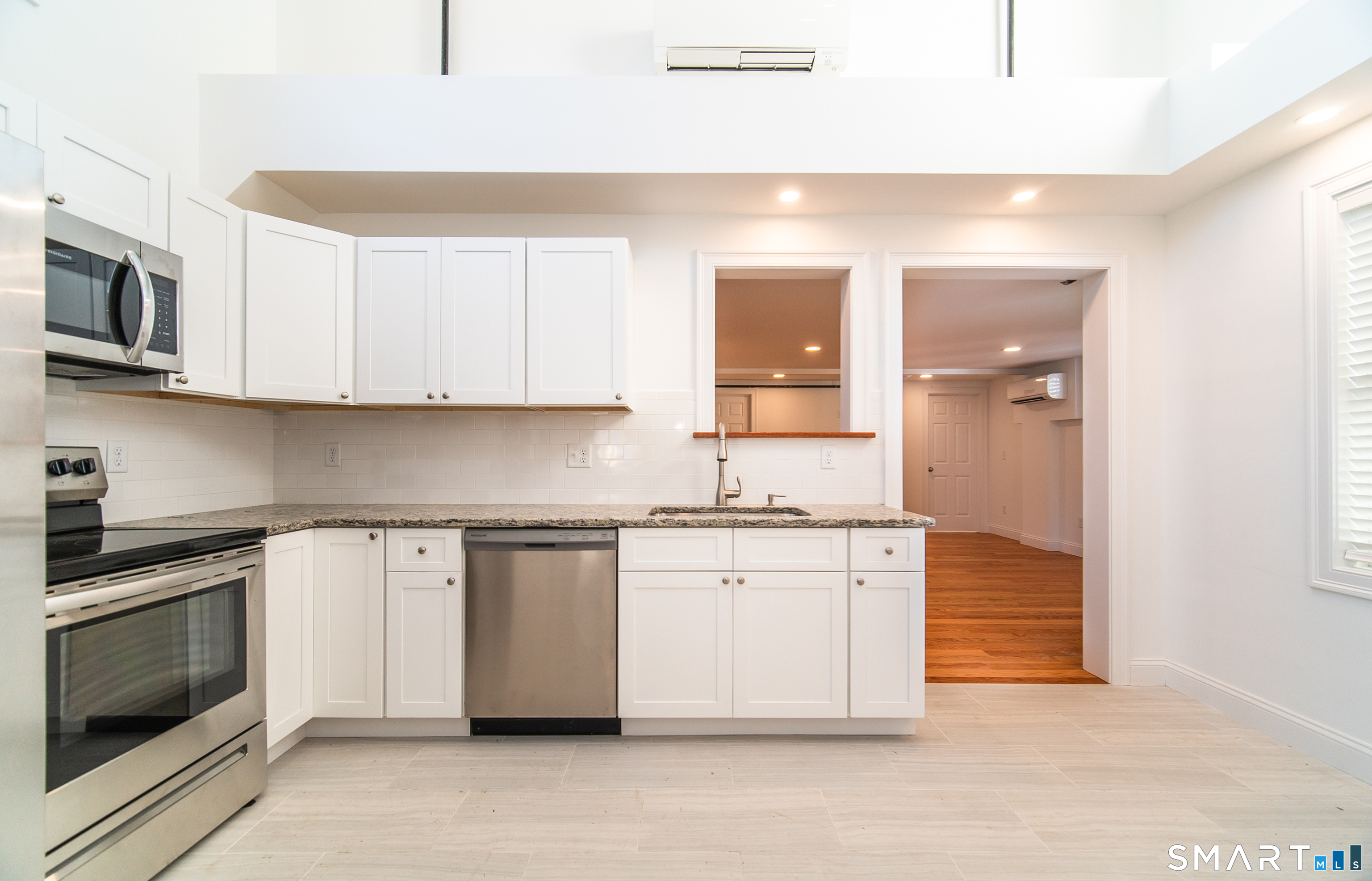 Photo 3 of 1154 Poquonnock Road, Groton, CT