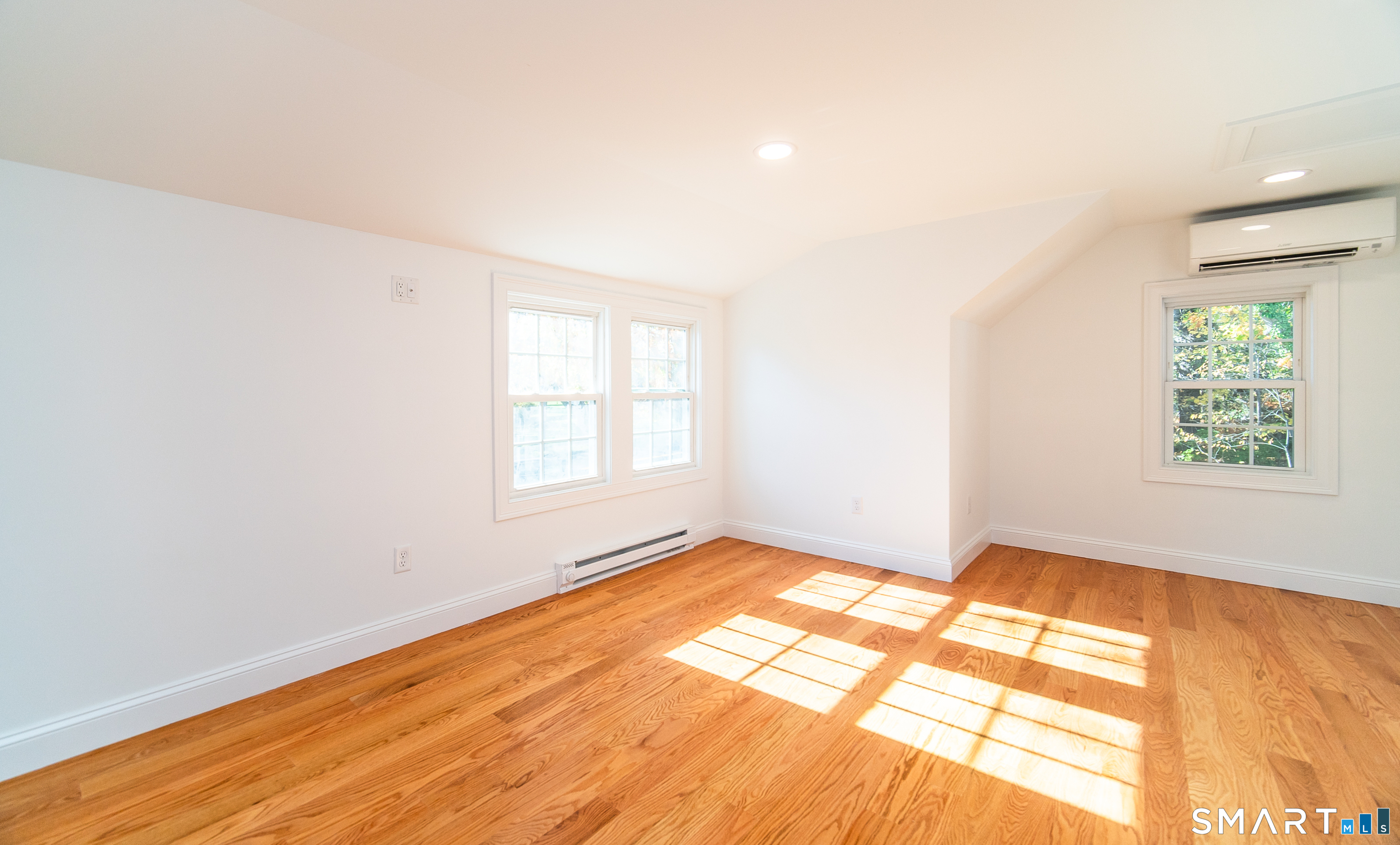 Photo 11 of 1154 Poquonnock Road, Groton, CT