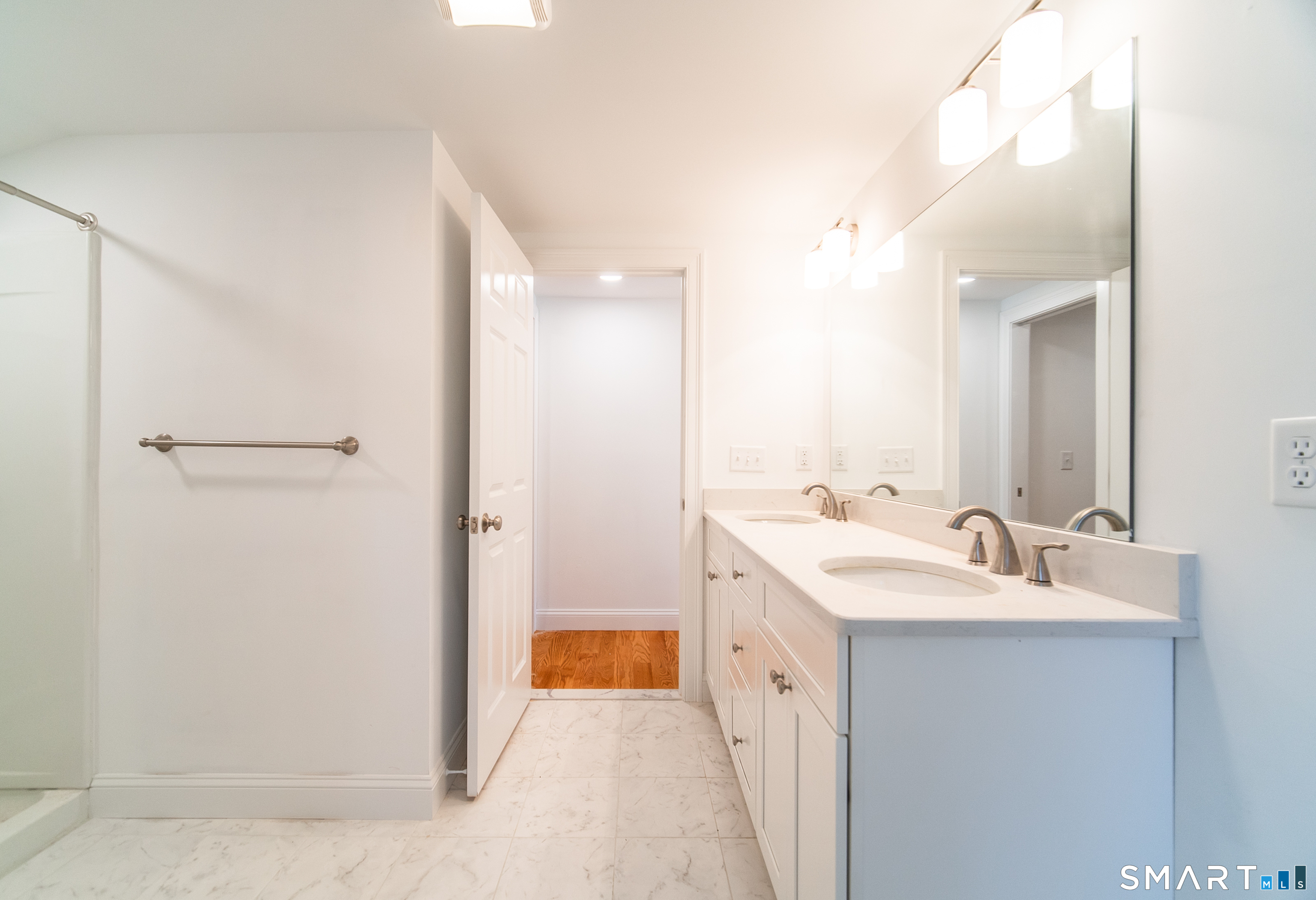 Photo 10 of 1154 Poquonnock Road, Groton, CT