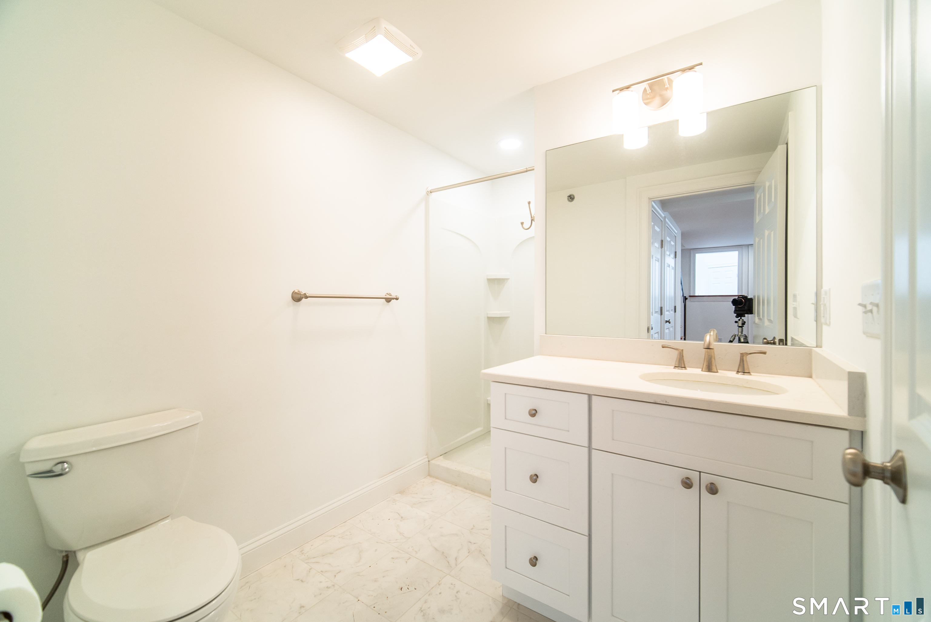 Photo 13 of 1154 Poquonnock Road, Groton, CT