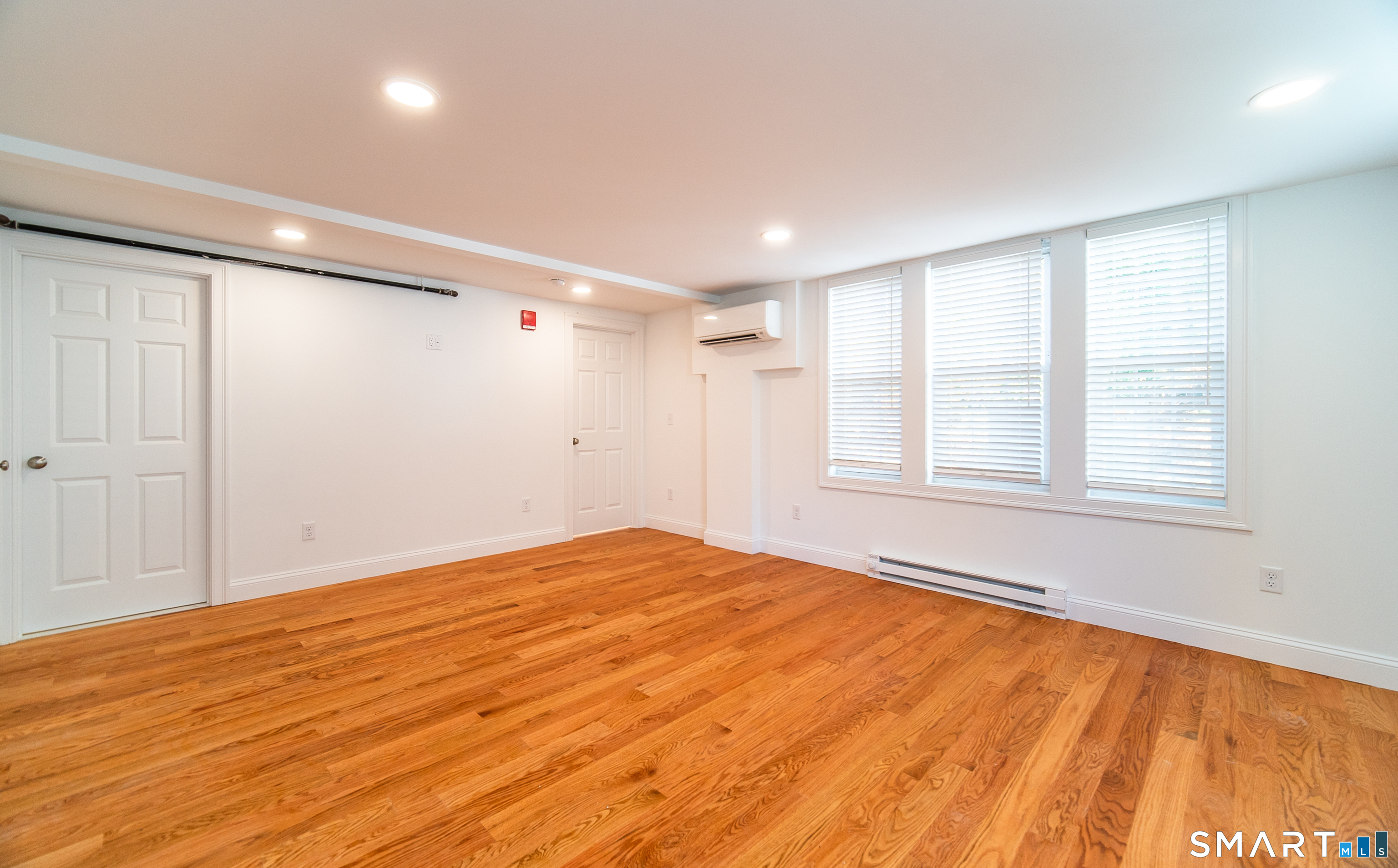 Photo 15 of 1154 Poquonnock Road, Groton, CT