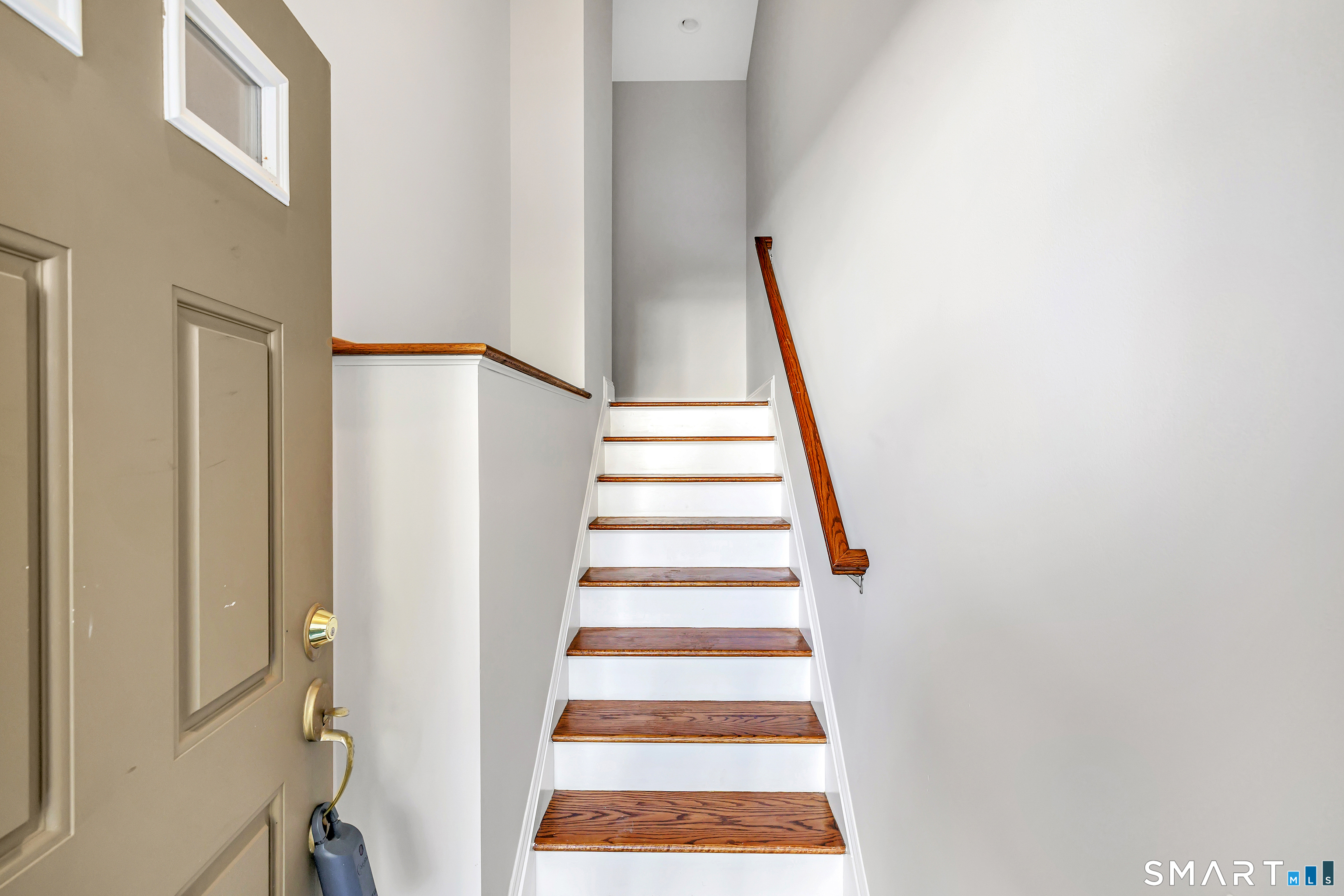 Homes for sale in Shelton, CT | 22 Ashwood Cir #22, Shelton, CT 06484 | MLS# 24149721