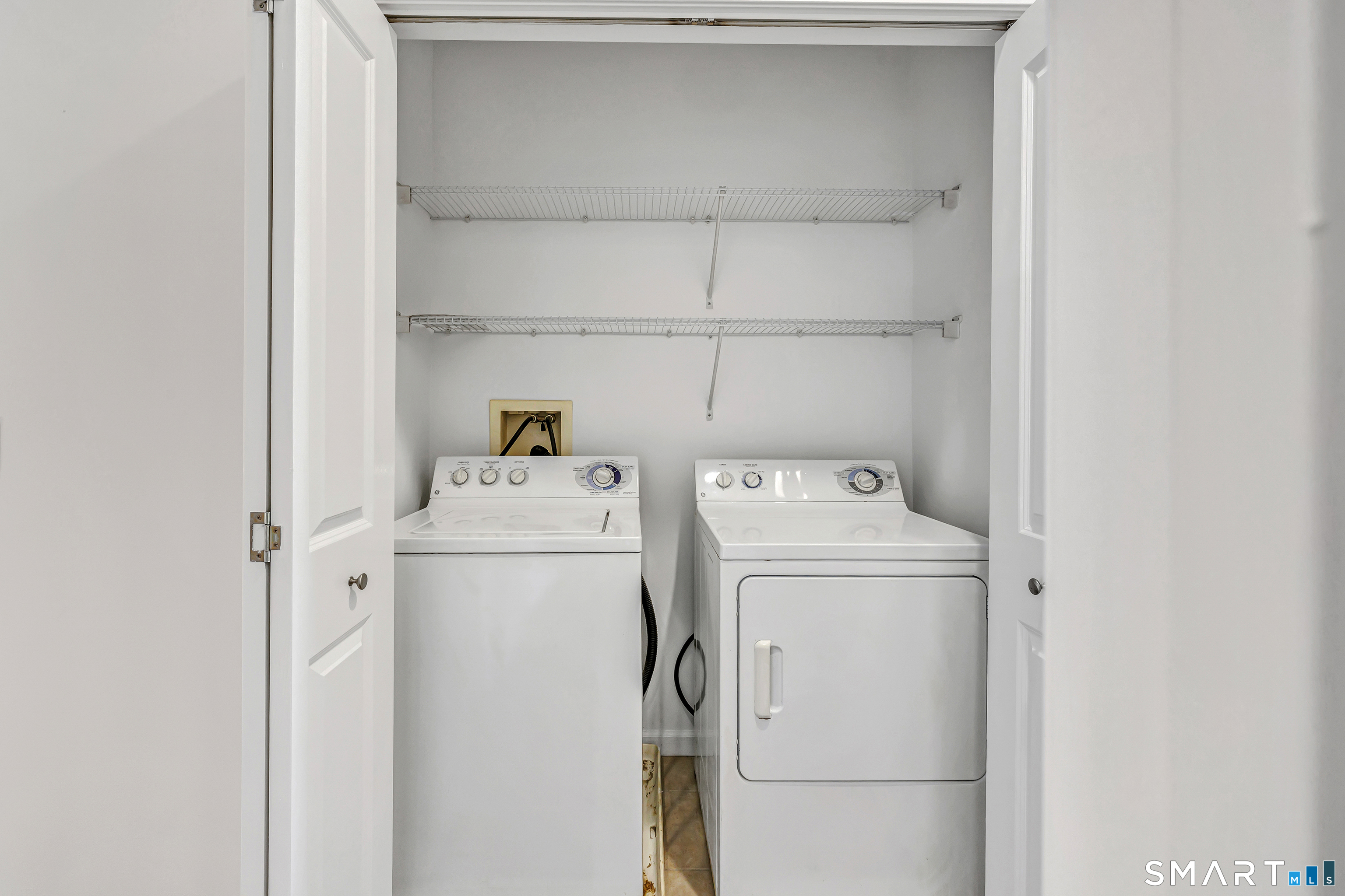 Photo 23 of 22 Ashwood Circle, Shelton, CT