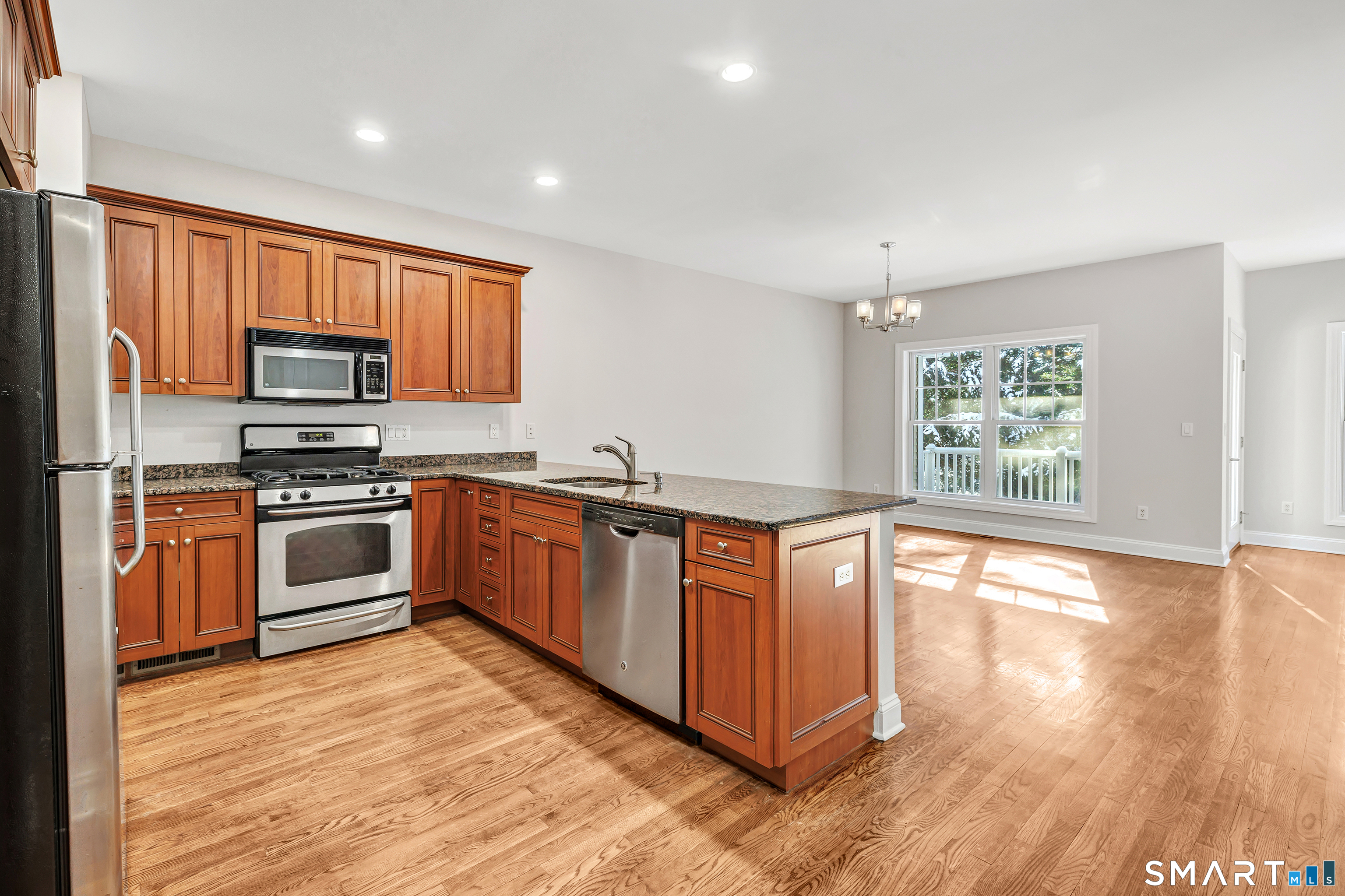 Photo 15 of 22 Ashwood Circle, Shelton, CT