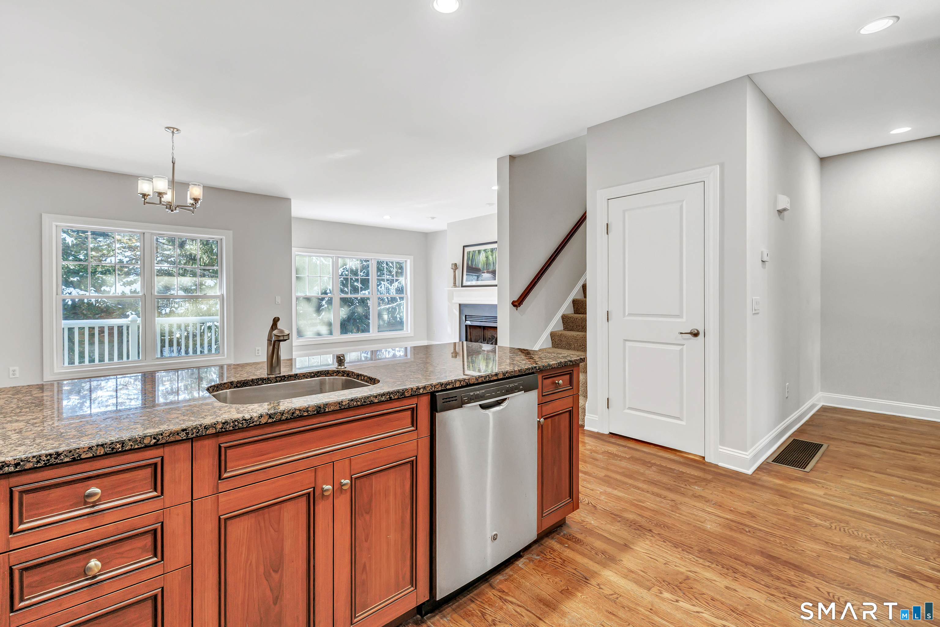 Photo 18 of 22 Ashwood Circle, Shelton, CT