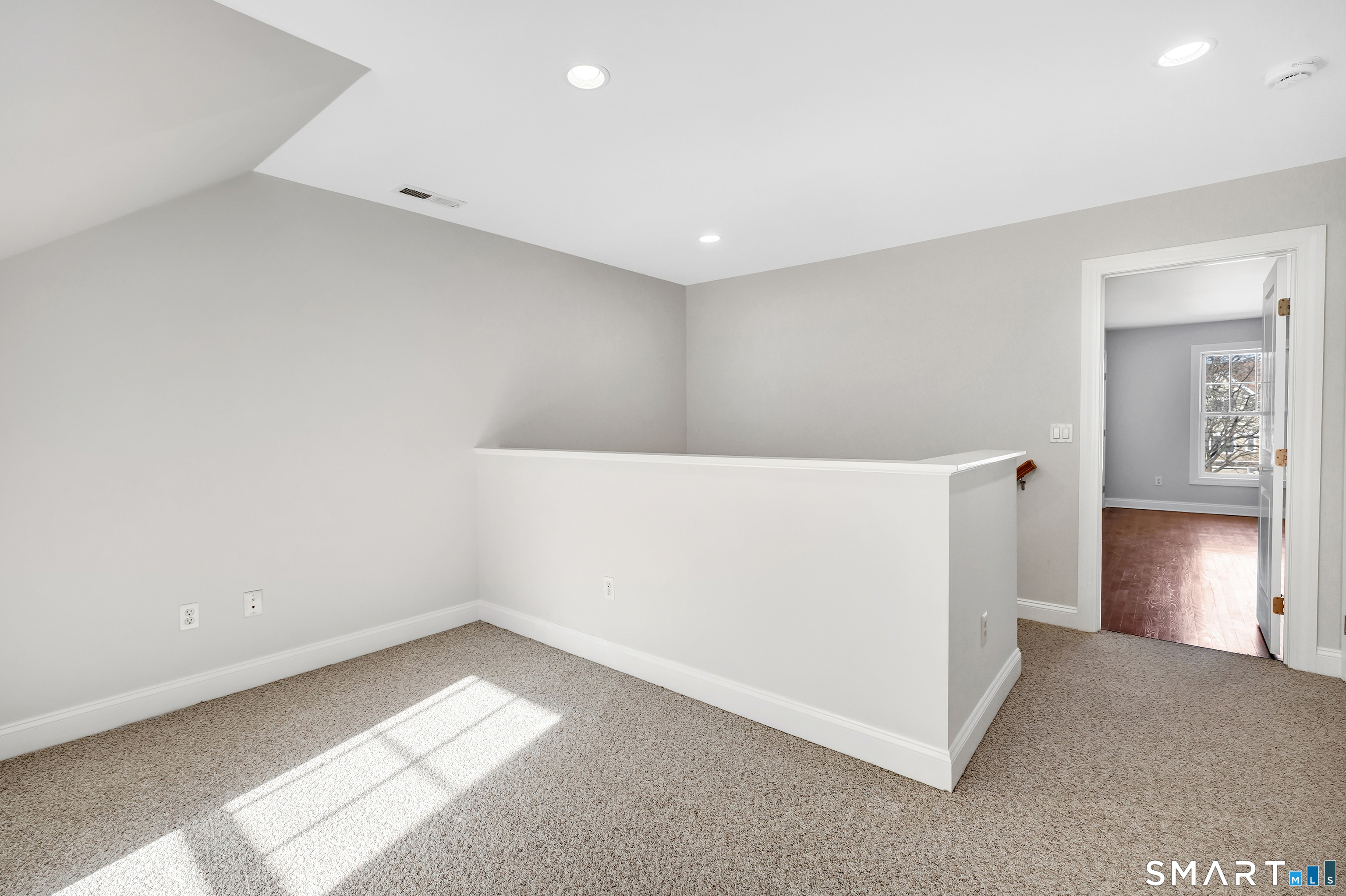 Photo 25 of 22 Ashwood Circle, Shelton, CT