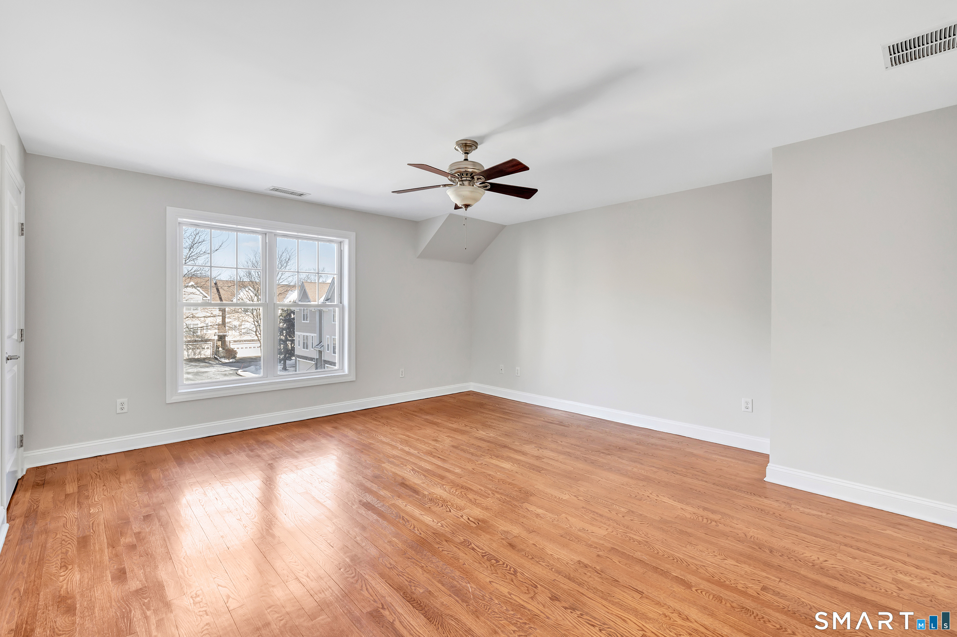 Photo 27 of 22 Ashwood Circle, Shelton, CT