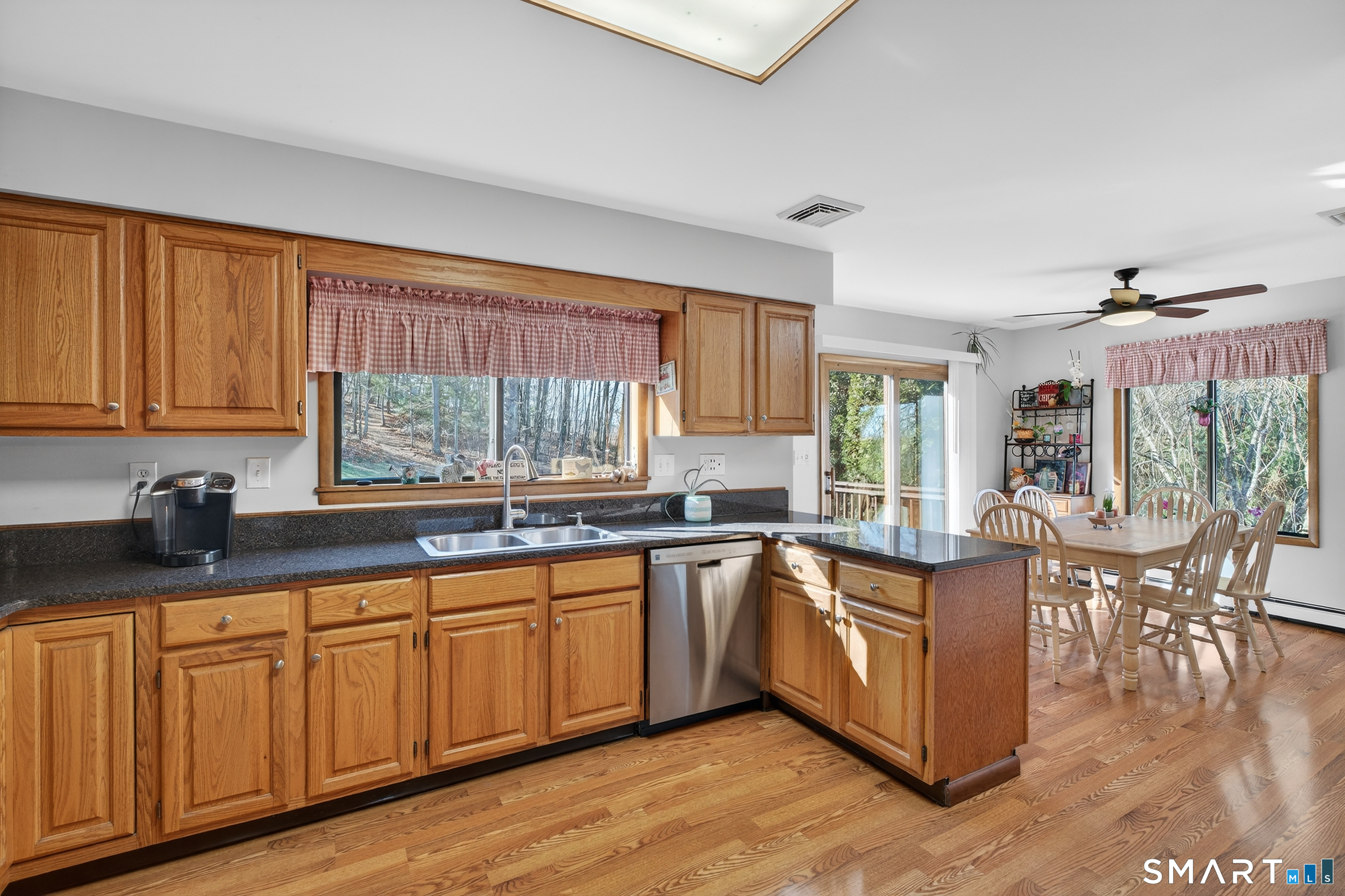 Photo 18 of 28 Oakcrest Road, Oxford, CT