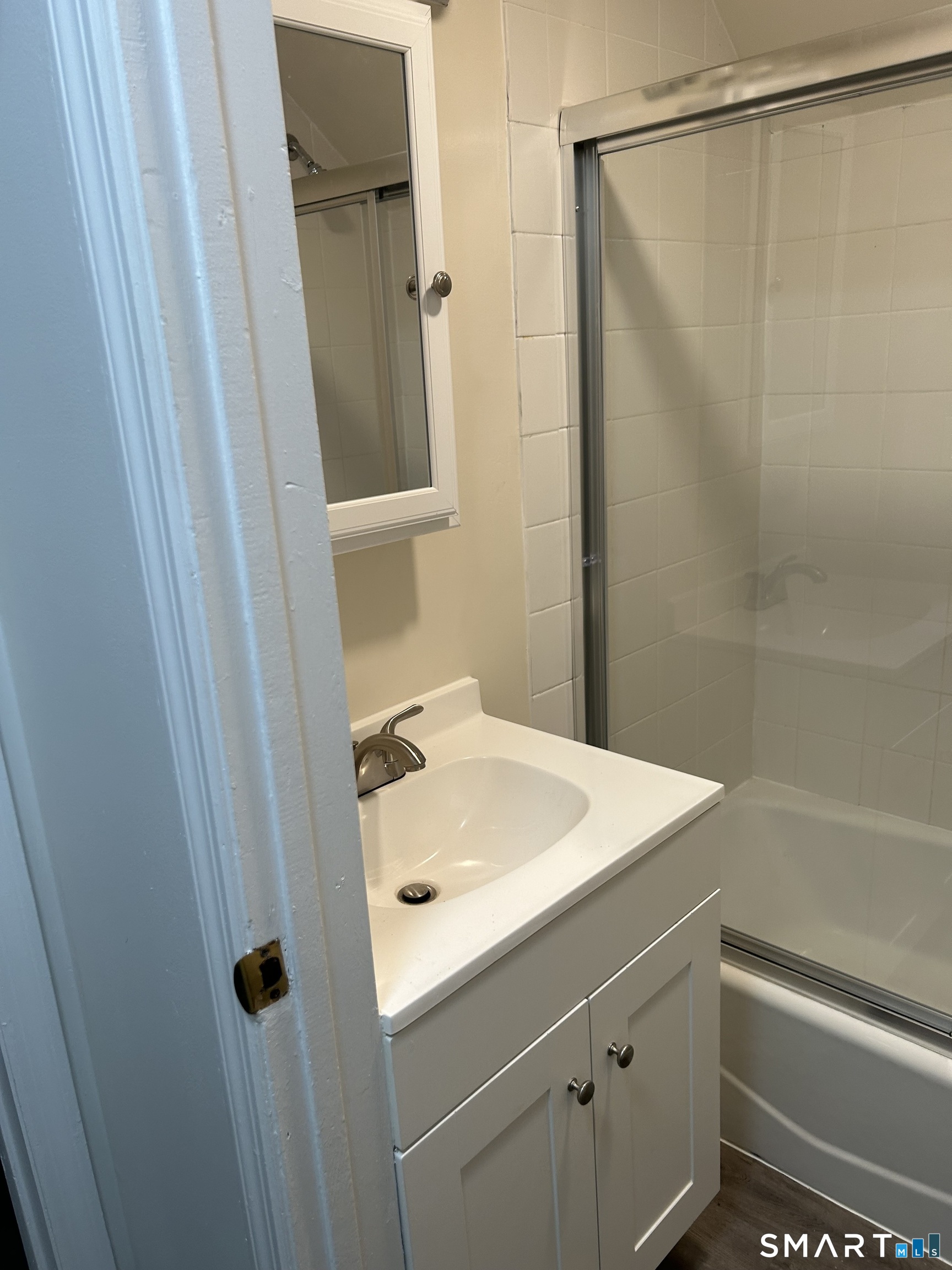 Photo 11 of 7 Linden Place, Danbury, CT