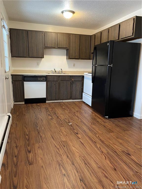 Homes for sale in Bristol, CT | 84 Glen Eagle Dr, Bristol, CT 06010 | MLS# 24150316