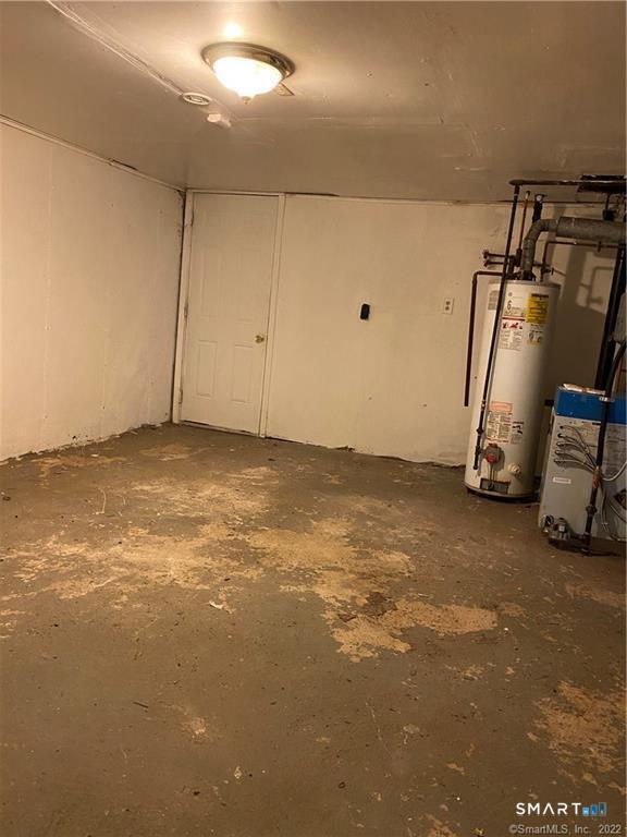 Homes for sale in Bristol, CT | 84 Glen Eagle Dr, Bristol, CT 06010 | MLS# 24150316