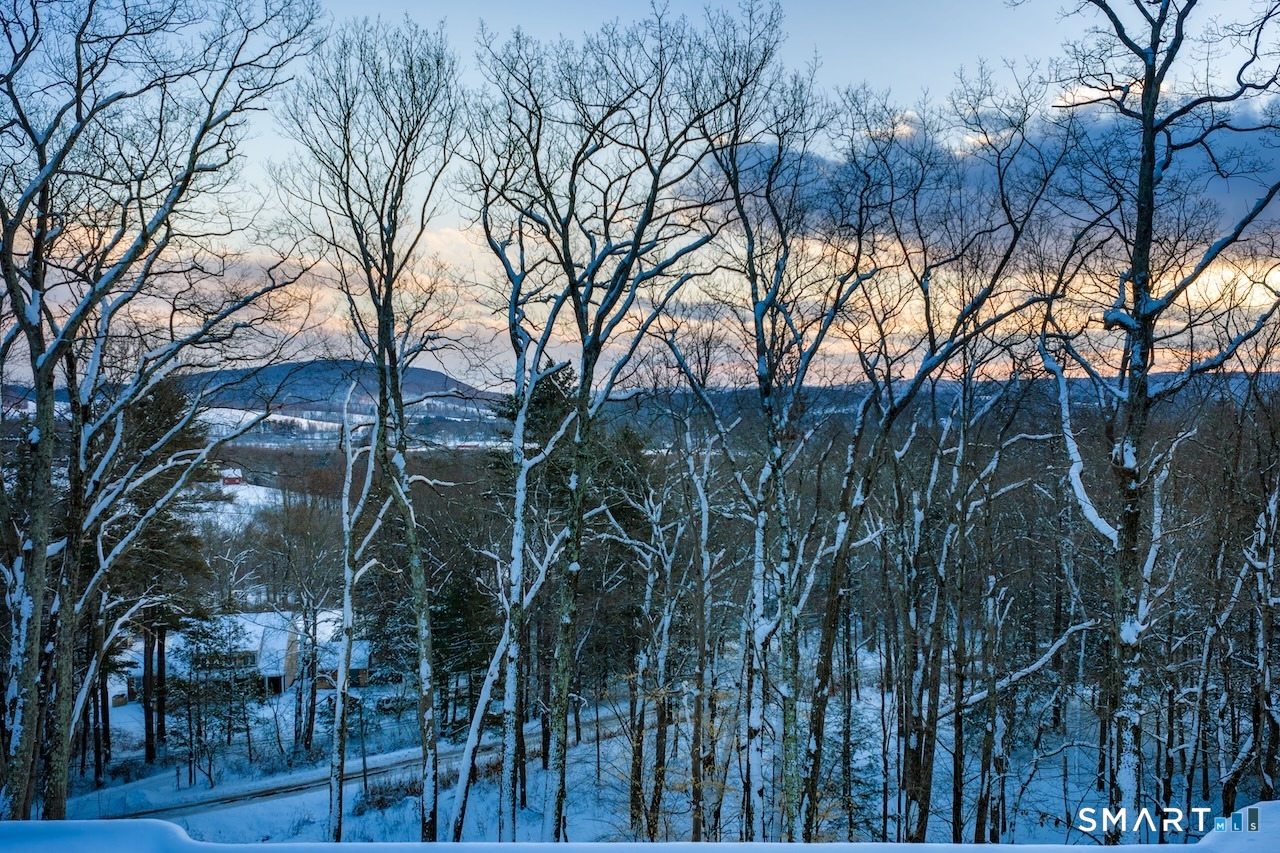 Homes for sale in Salisbury, CT | 9 Overlook Dr, Salisbury, CT 06039 | MLS# 24150334