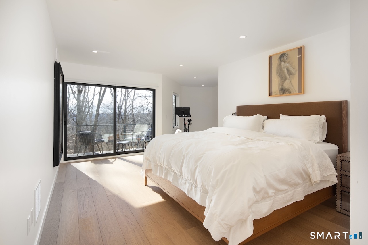 Photo 17 of 9 Overlook Drive, Salisbury, CT