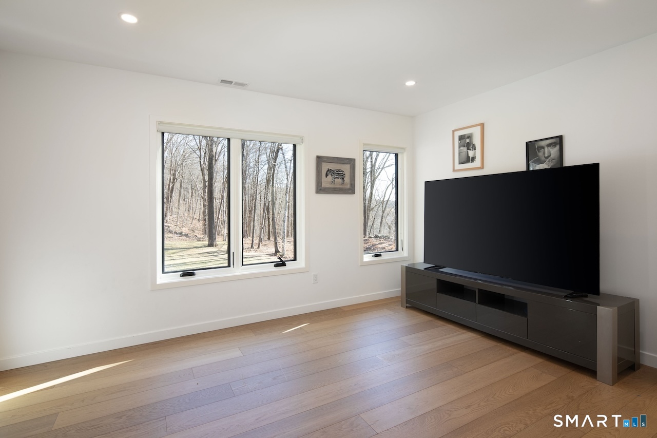 Photo 24 of 9 Overlook Drive, Salisbury, CT