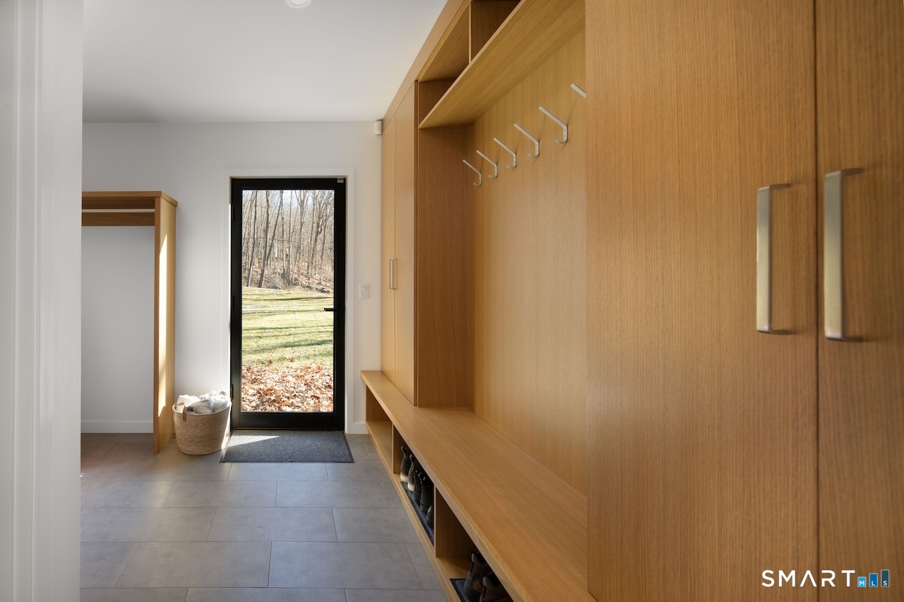 Photo 28 of 9 Overlook Drive, Salisbury, CT