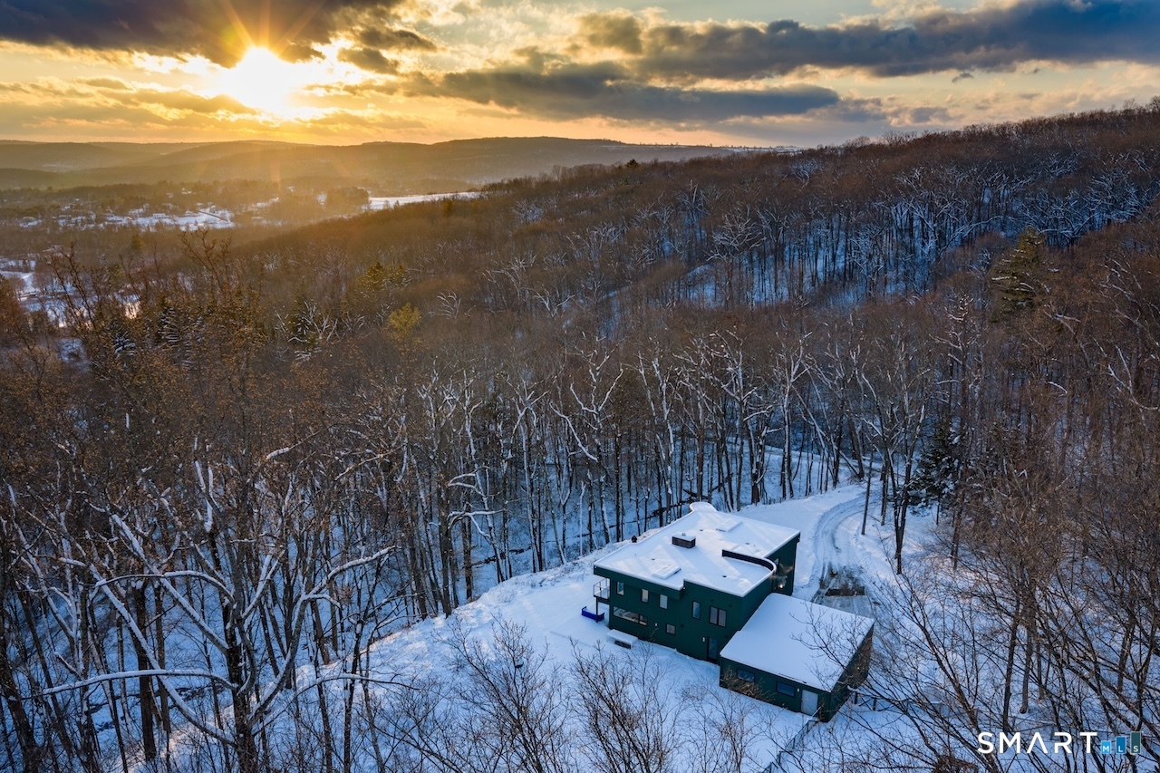 Homes for sale in Salisbury, CT | 9 Overlook Dr, Salisbury, CT 06039 | MLS# 24150334