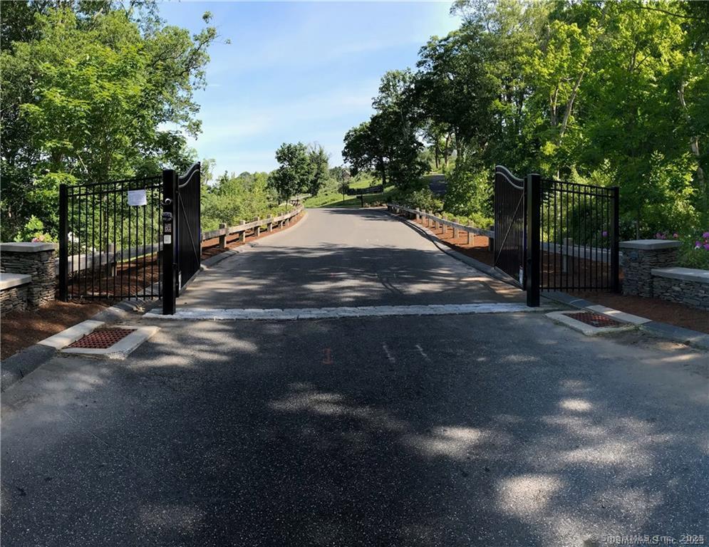 Homes for sale in Southbury, CT | 195 Willow Creek Estates Dr, Southbury, CT 06488 | MLS# 24150442