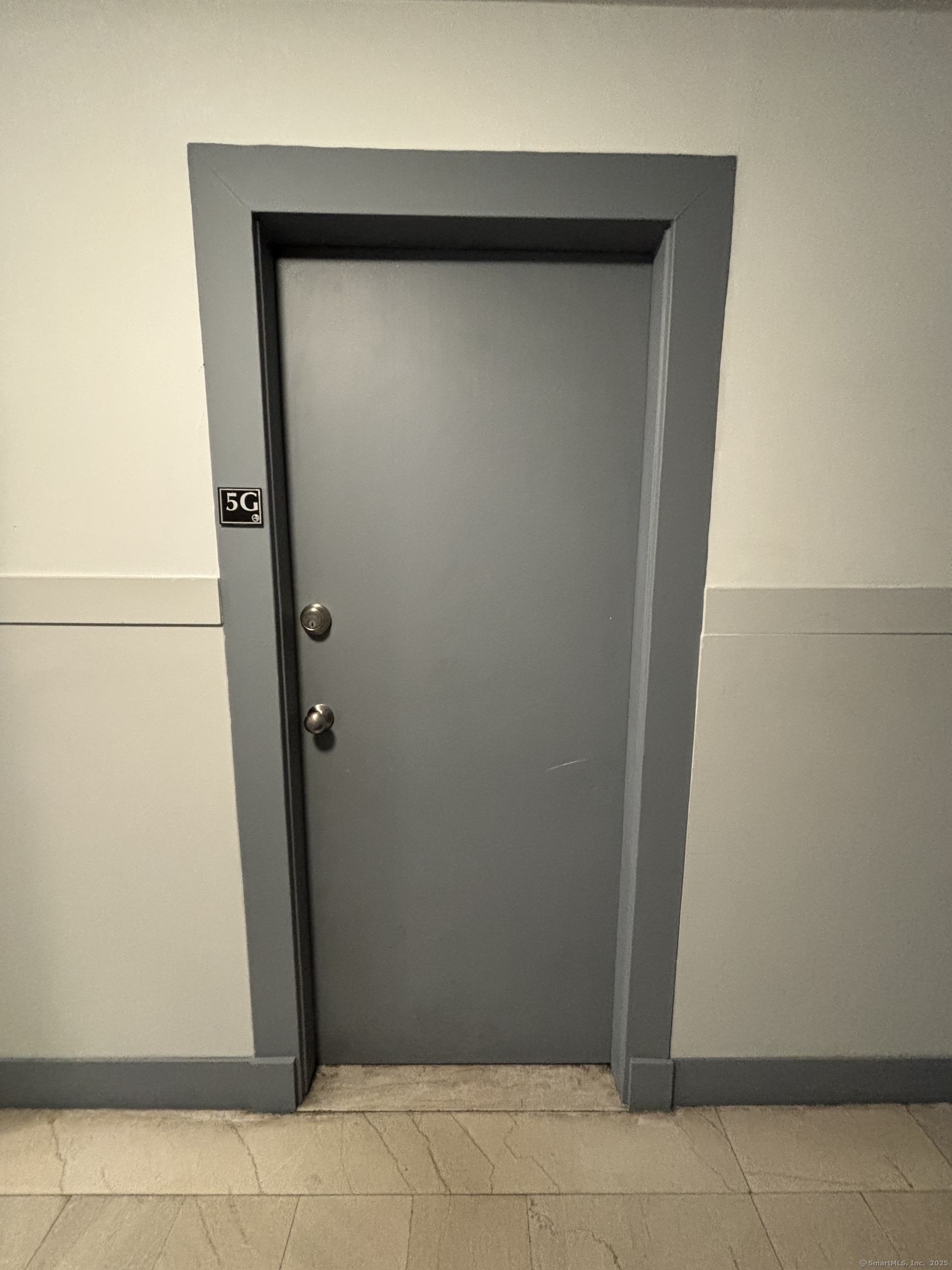 Photo 5 of 213 Golden Hill Street, Bridgeport, CT