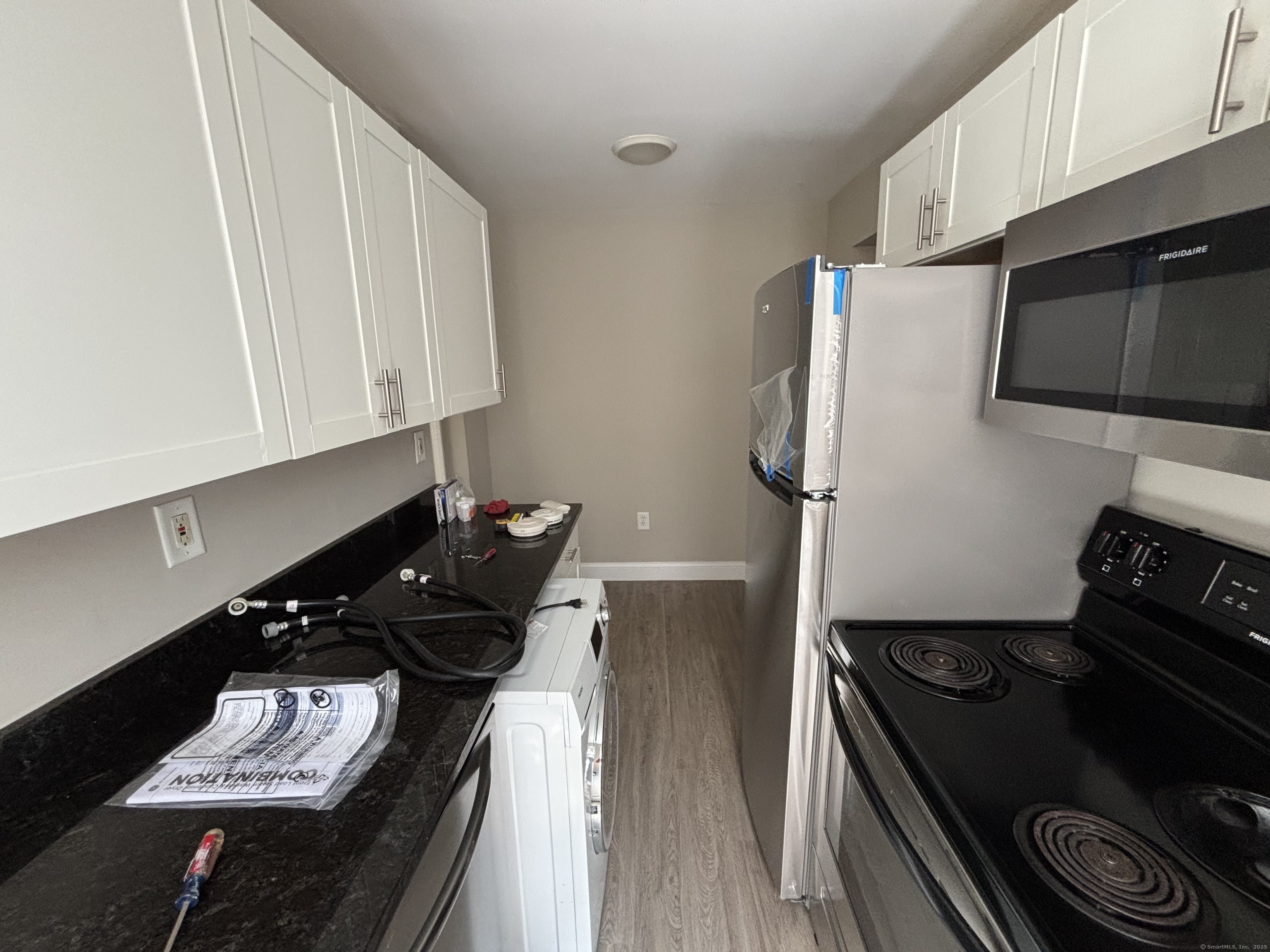 Photo 9 of 213 Golden Hill Street, Bridgeport, CT