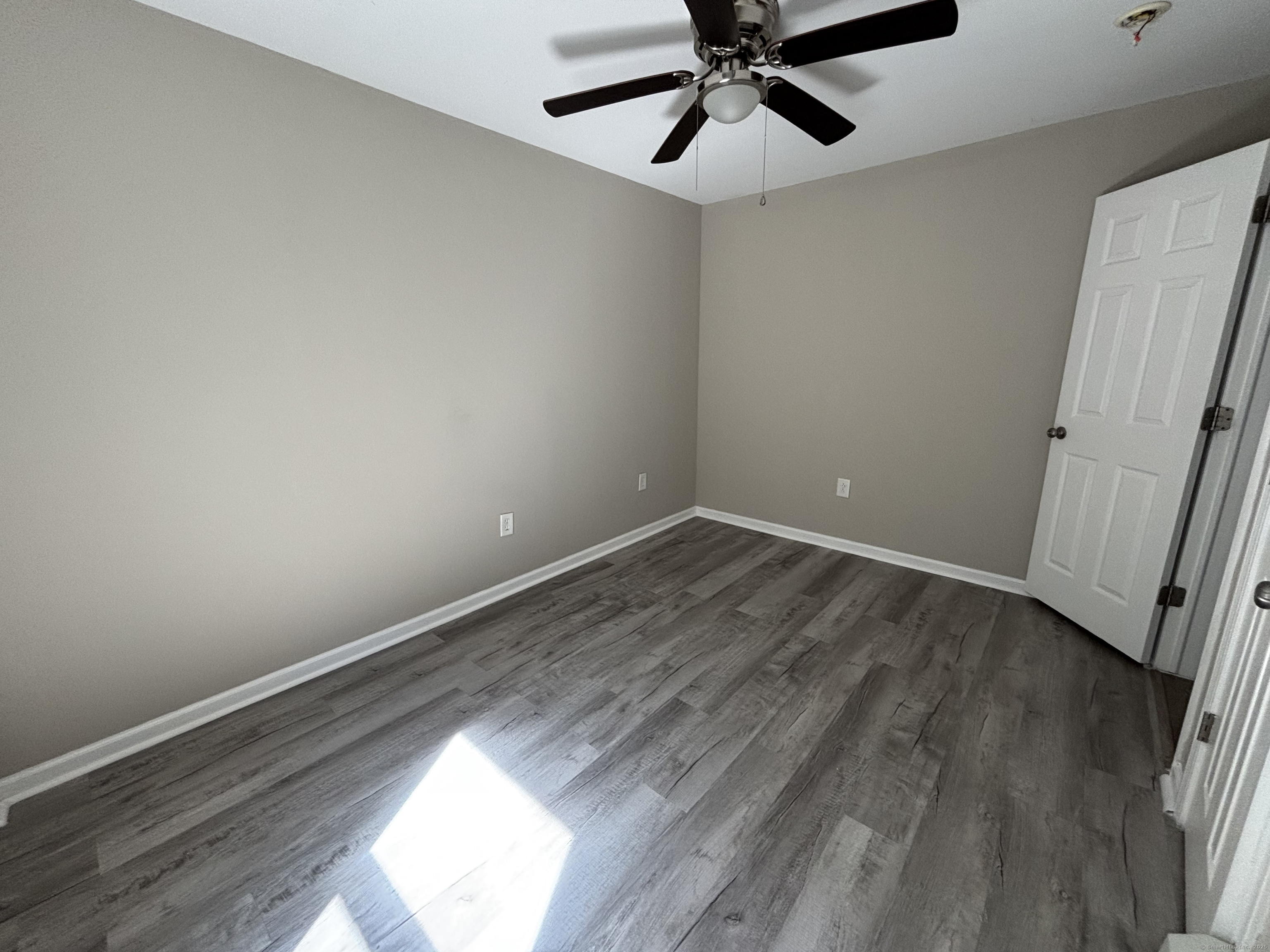 Photo 13 of 213 Golden Hill Street, Bridgeport, CT