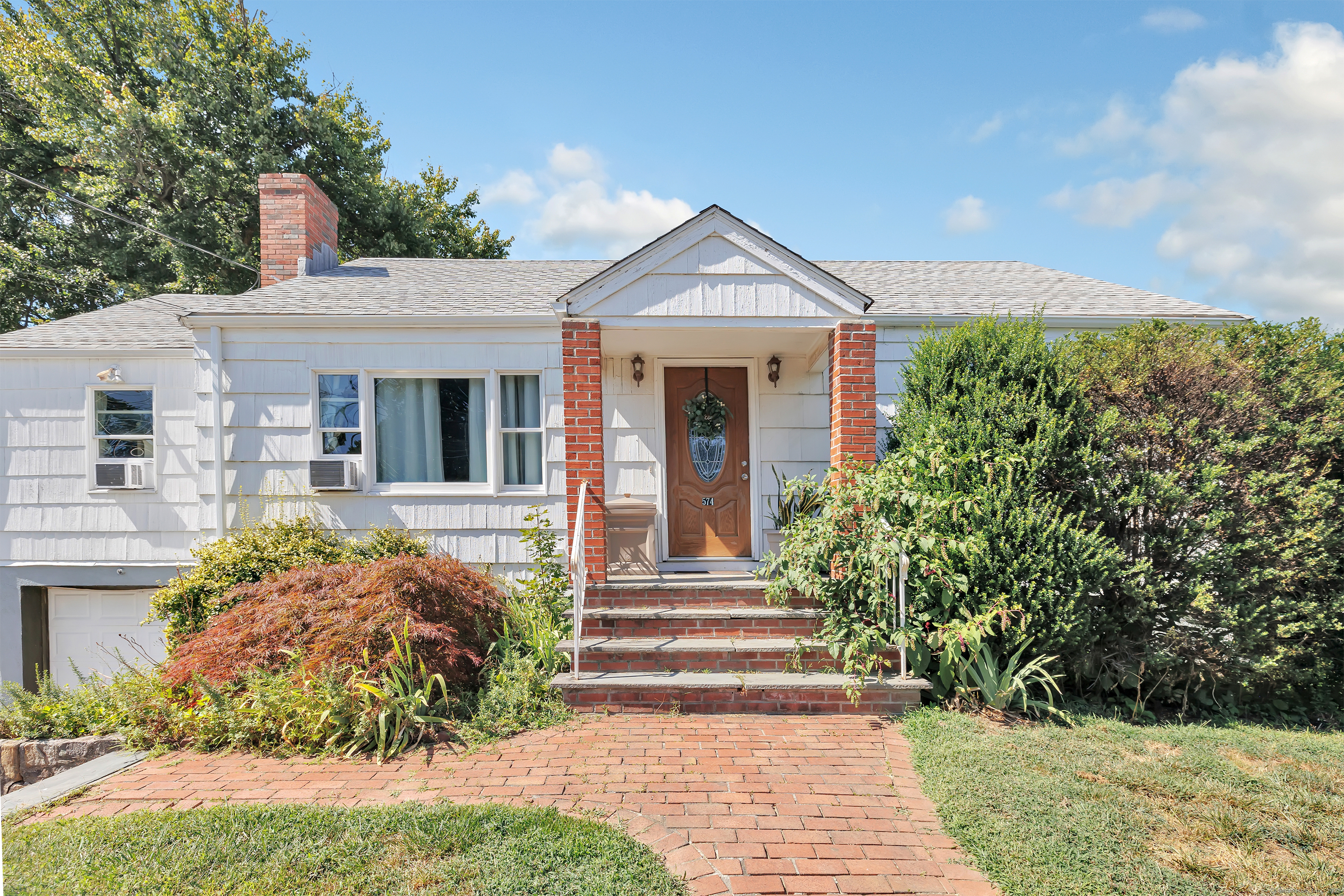 Homes for sale in Bridgeport, CT | 574 Thorme St, Bridgeport, CT 06606 | MLS# 24150374