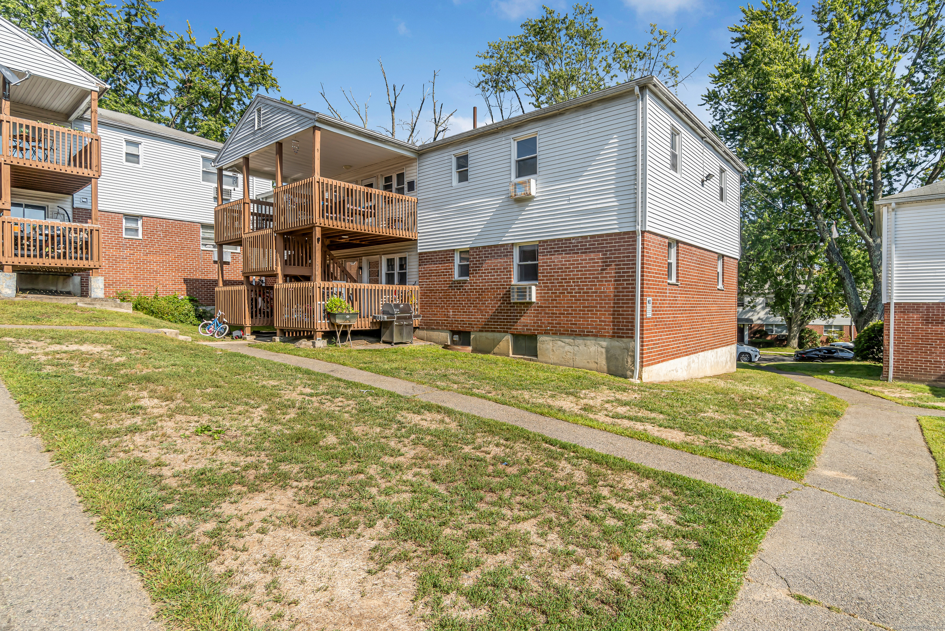 Homes for sale in Bridgeport, CT | 81 Cherry Hill Dr #1B, Bridgeport, CT 06606 | MLS# 24150428