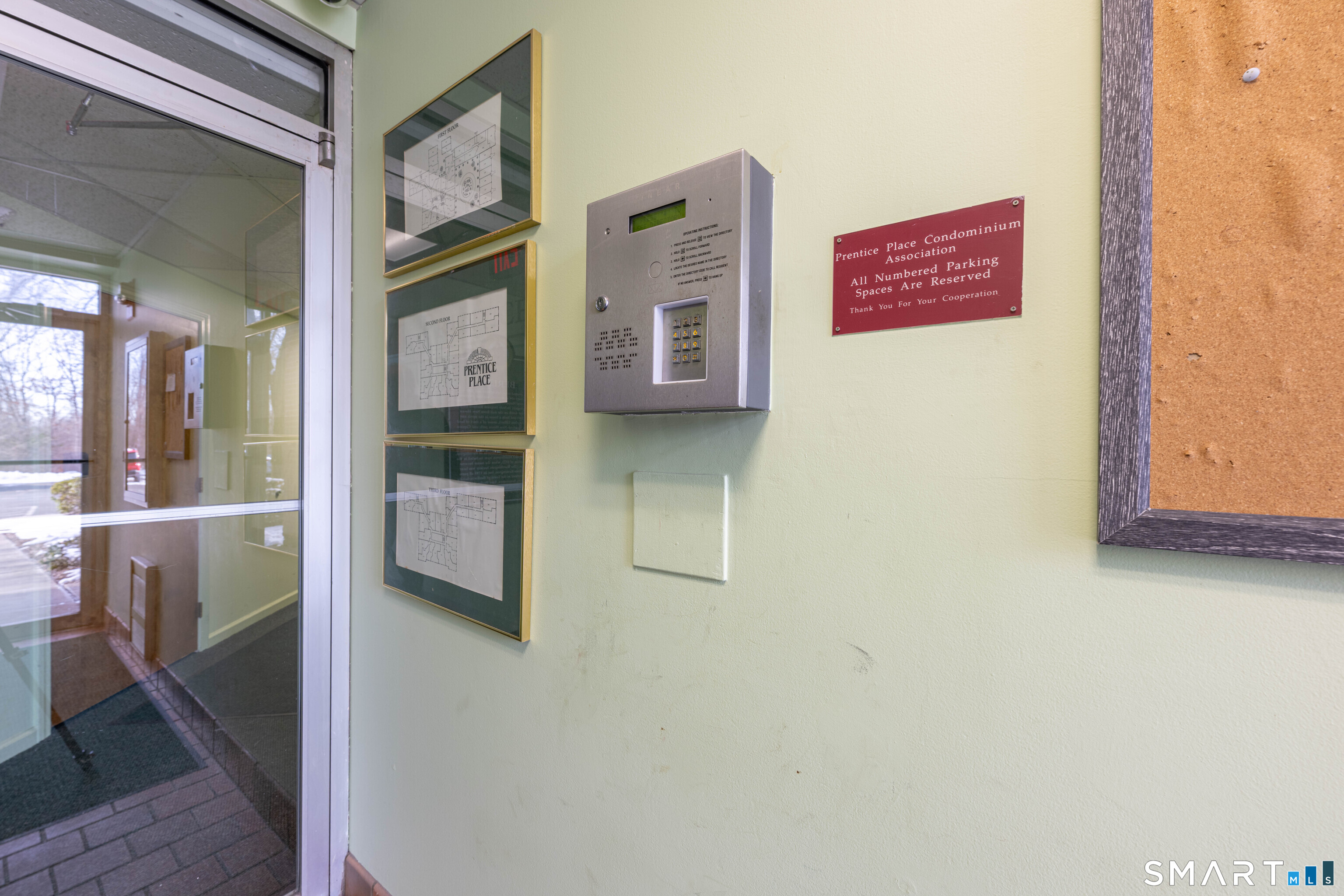 Photo 4 of 319 New Britain Road, Berlin, CT