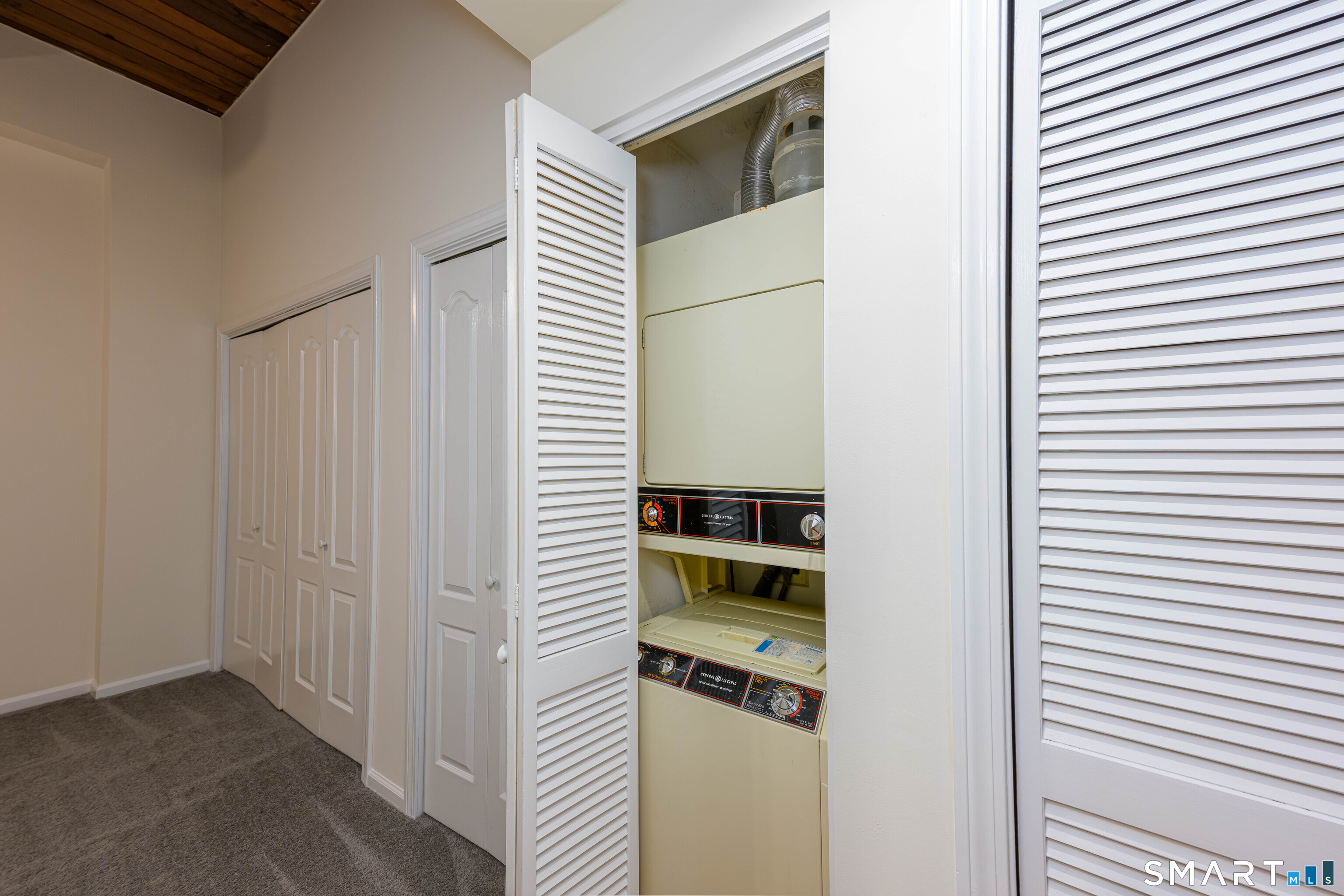 Photo 22 of 319 New Britain Road, Berlin, CT