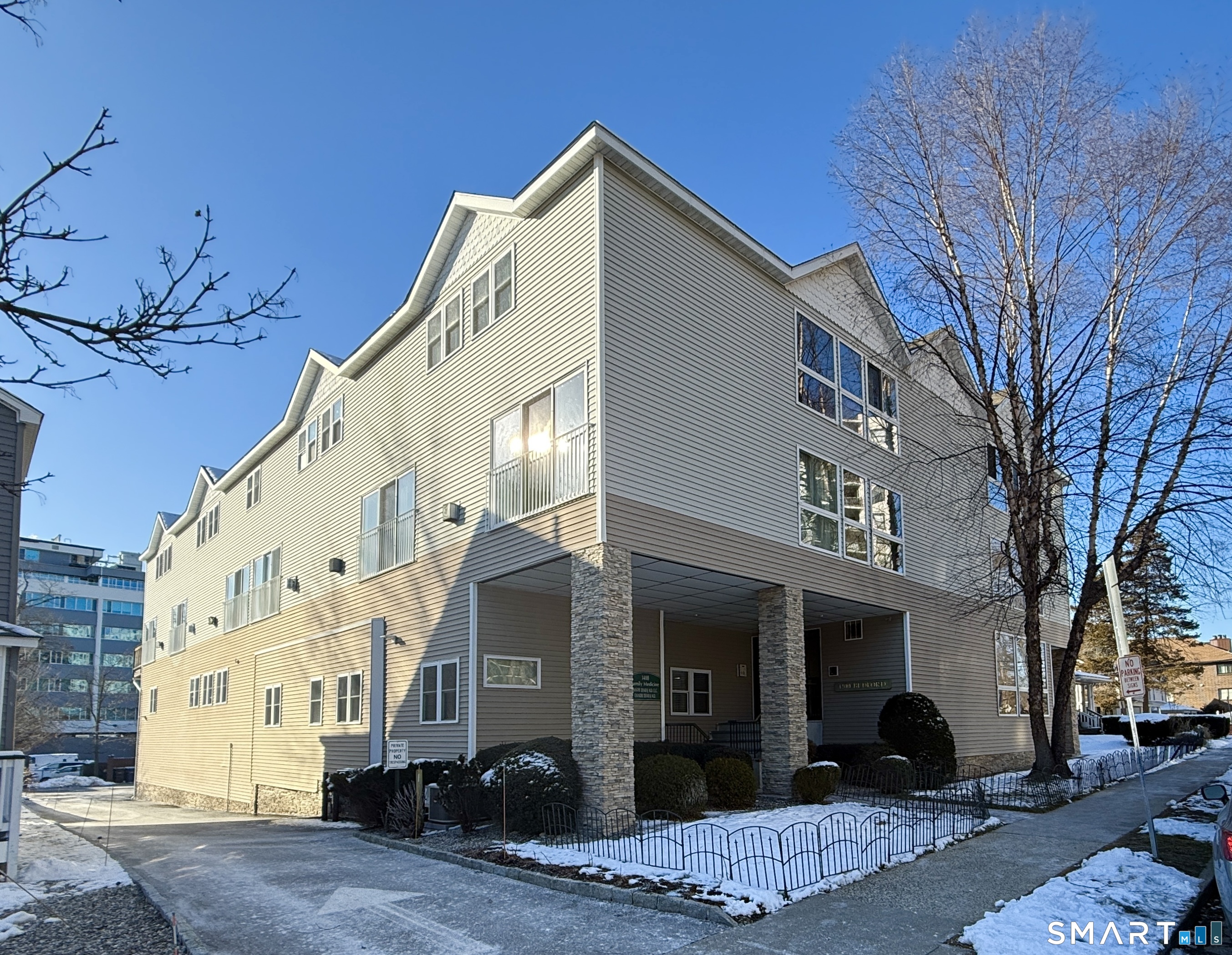 Homes for sale in Stamford, CT | 1400 Bedford St #11, Stamford, CT 06905 | MLS# 24150400