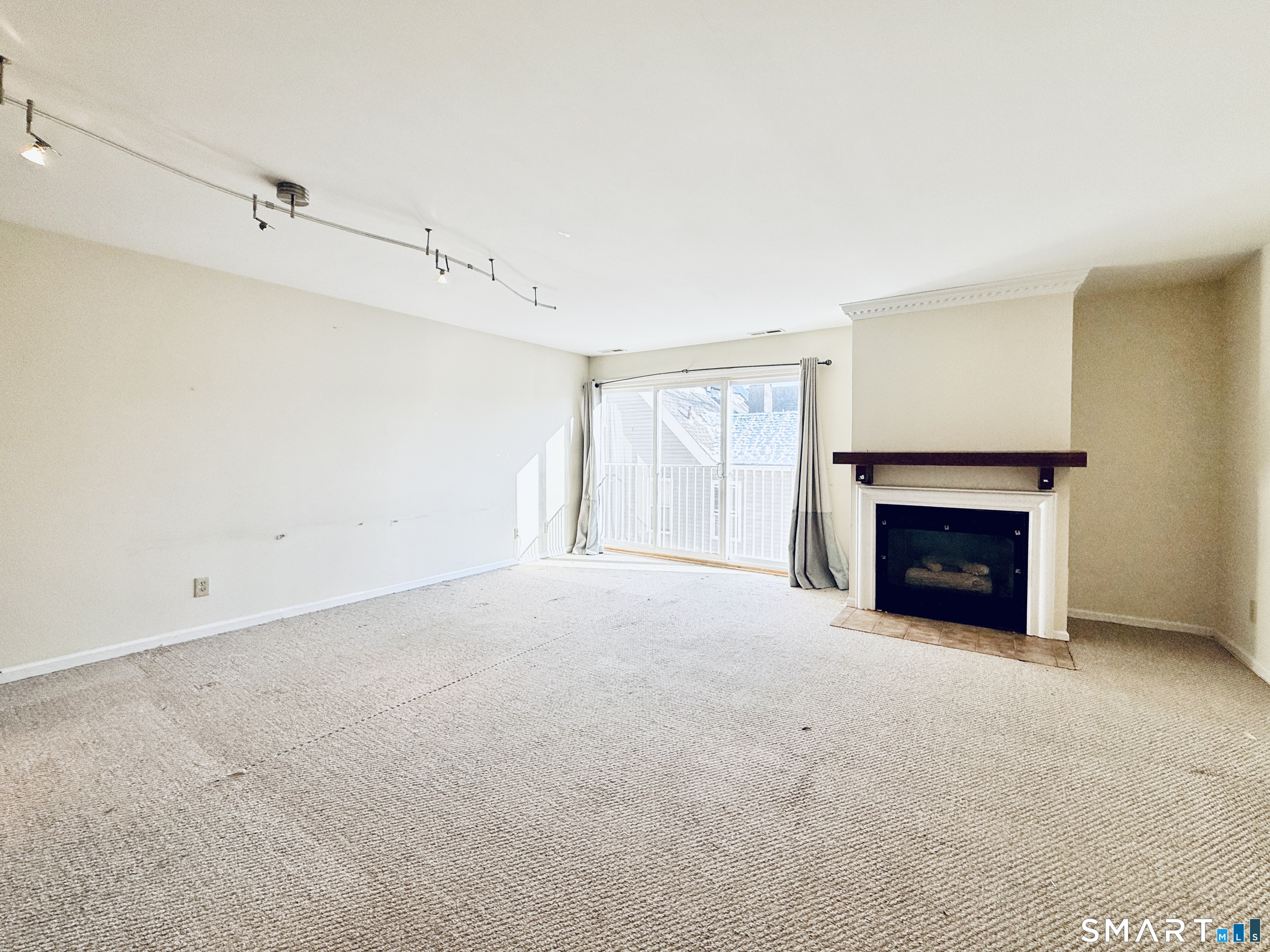 Homes for sale in Stamford, CT | 1400 Bedford St #11, Stamford, CT 06905 | MLS# 24150400