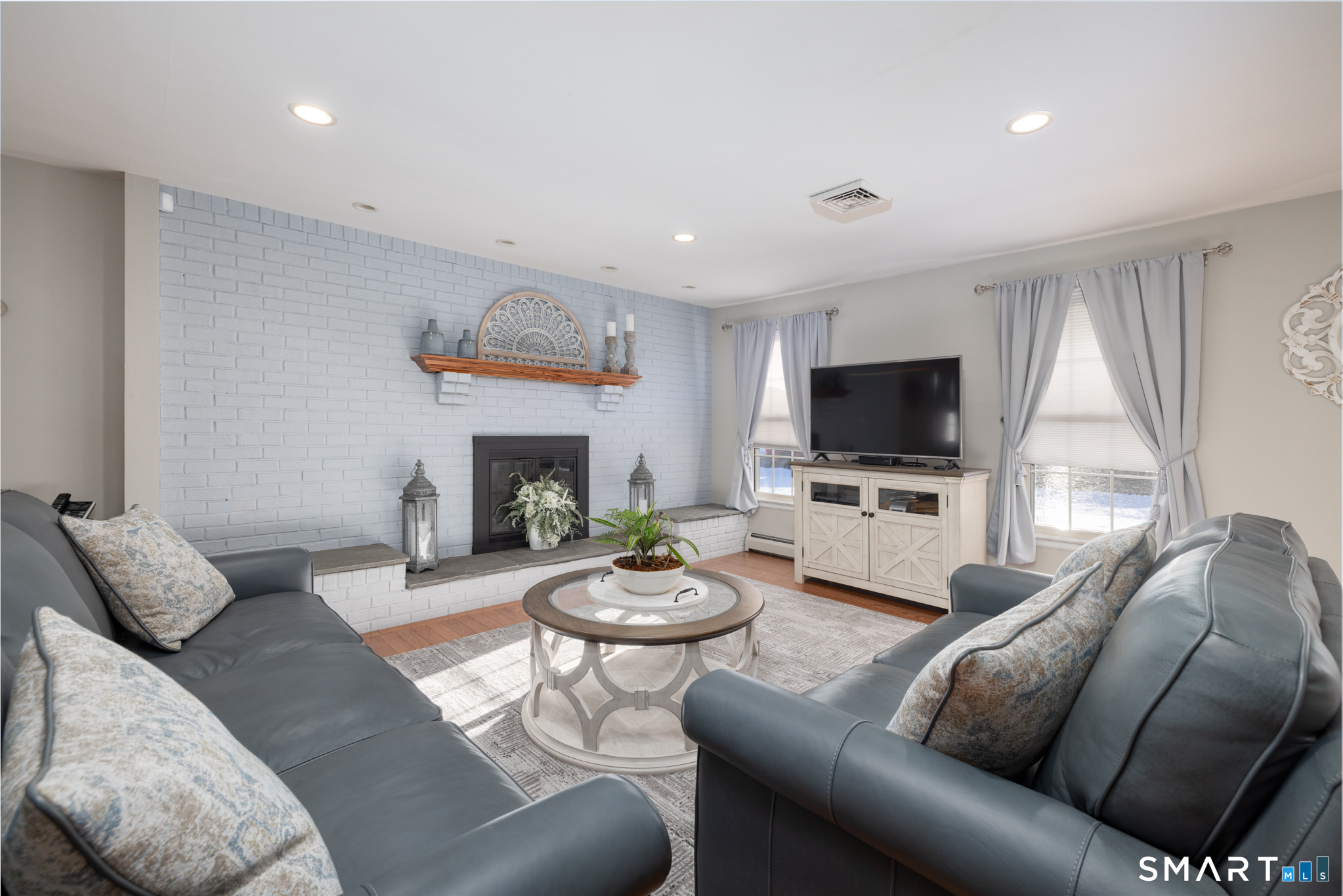 Homes for sale in Southington, CT | 40 November Ln, Southington, CT 06479 | MLS# 24150378