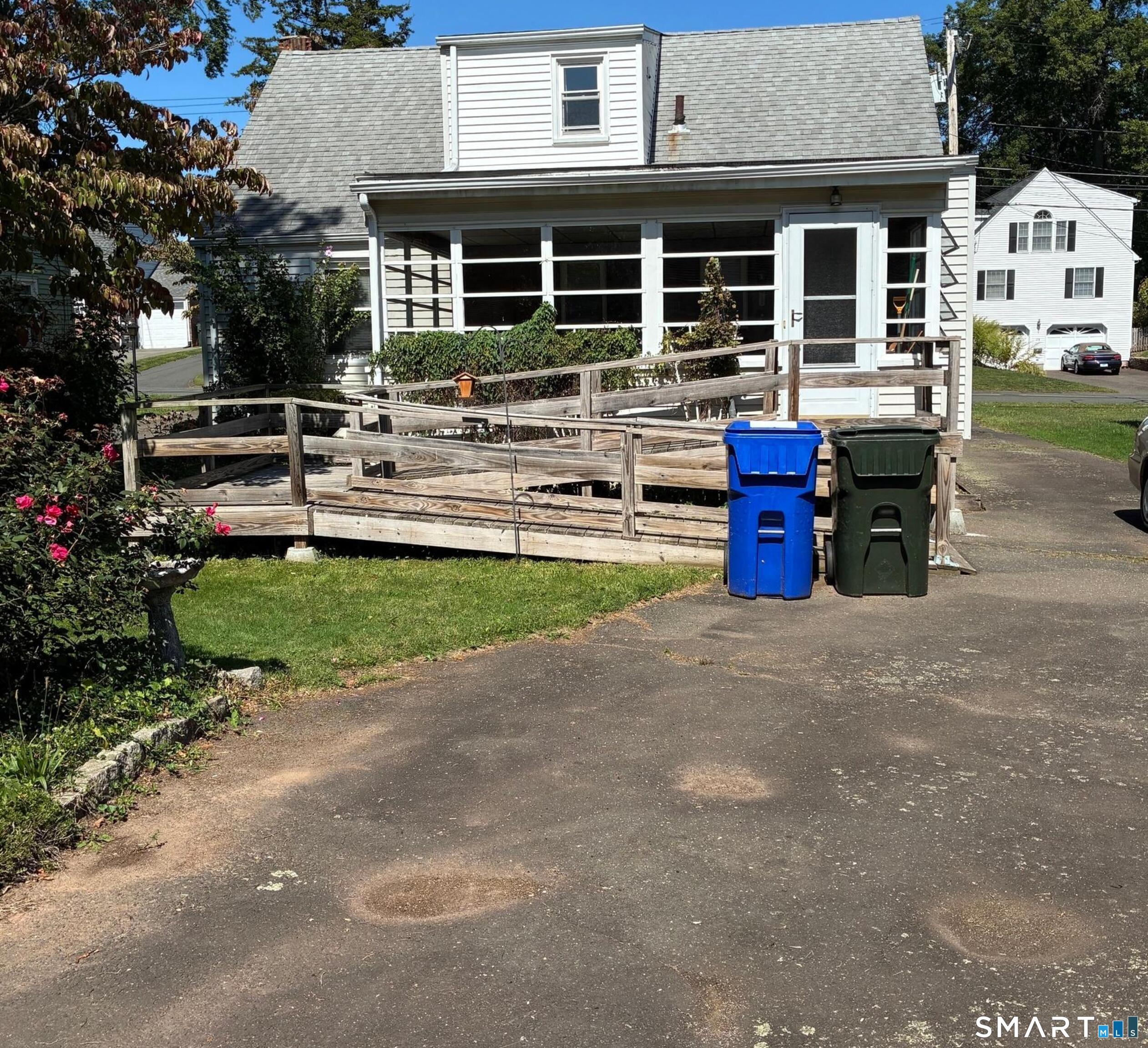 Homes for sale in Newington, CT | 27 Harding Ave, Newington, CT 06111 | MLS# 24126431