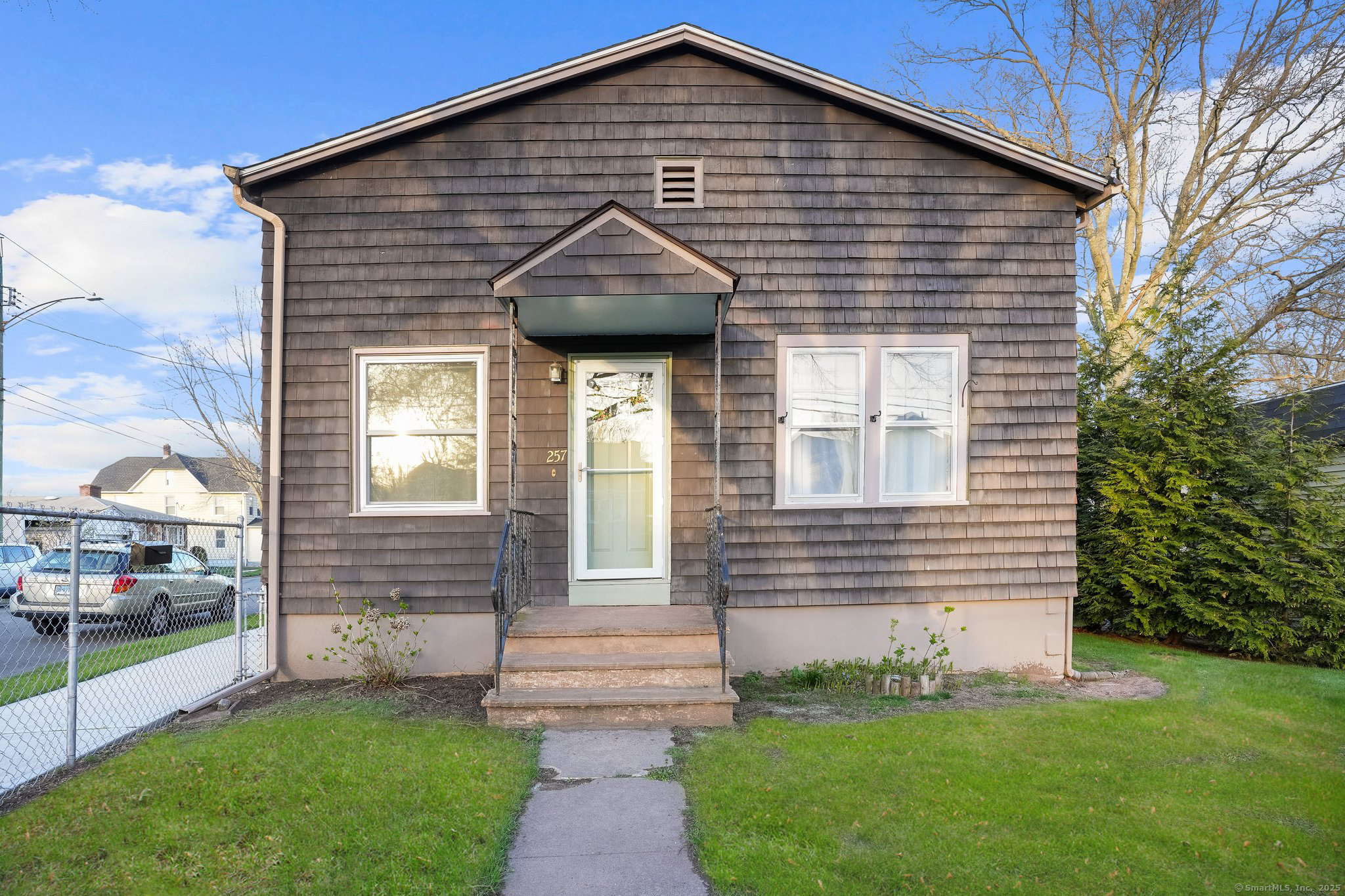 Homes for sale in New Haven, CT | 257 Concord St, New Haven, CT 06512 | MLS# 24150471