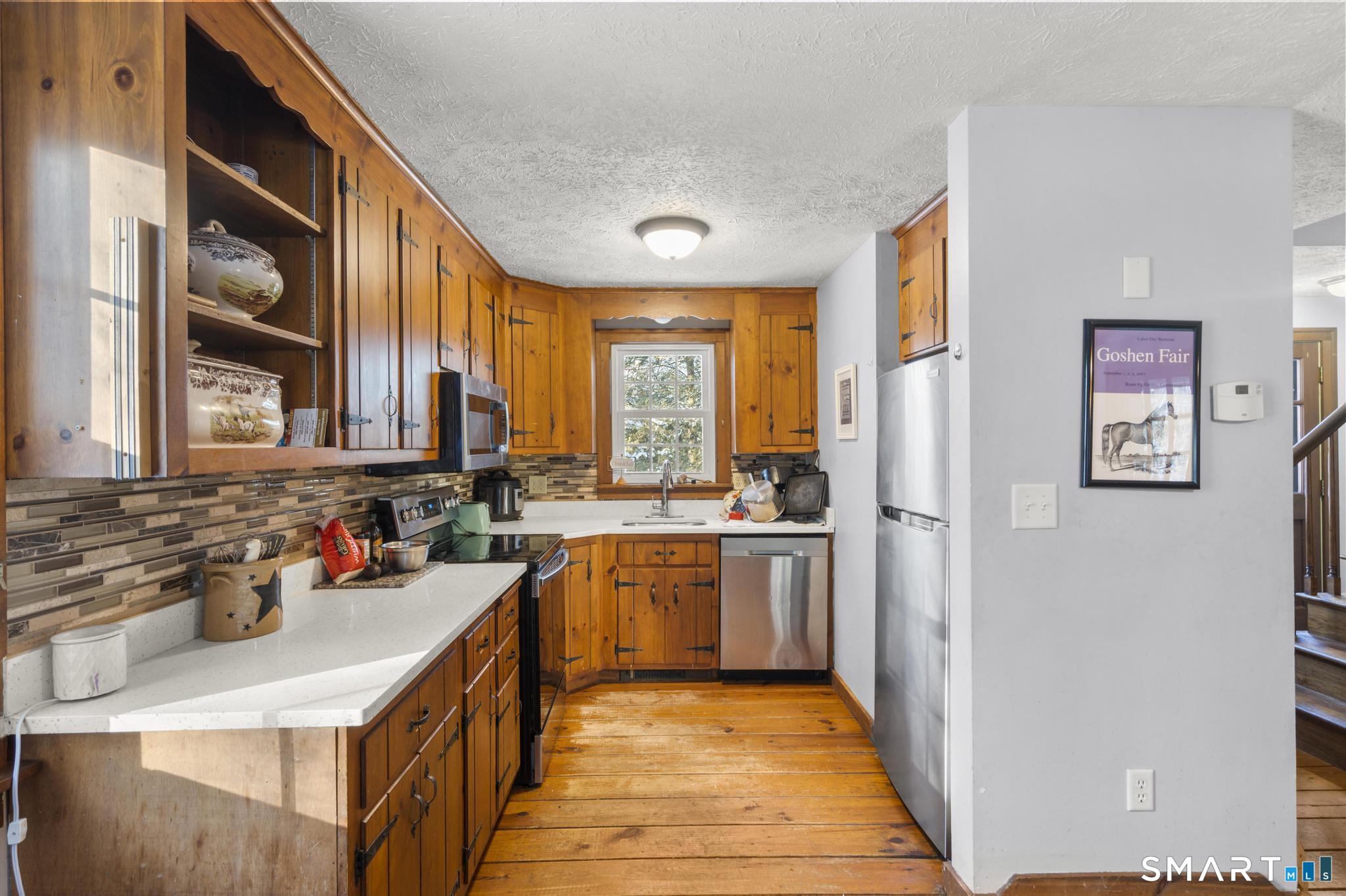 Homes for sale in Plymouth, CT | 2 Overlook Rd, Plymouth, CT 06786 | MLS# 24035882