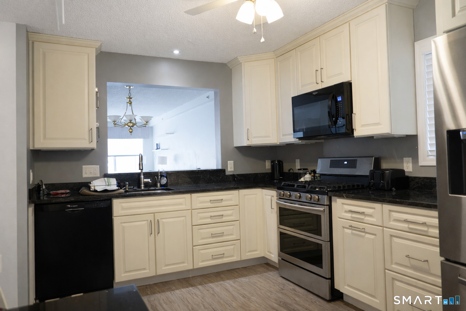 Homes for sale in East Haven, CT | 2 Mansfield Grove Rd #APT 170, East Haven, CT 06512 | MLS# 24150058