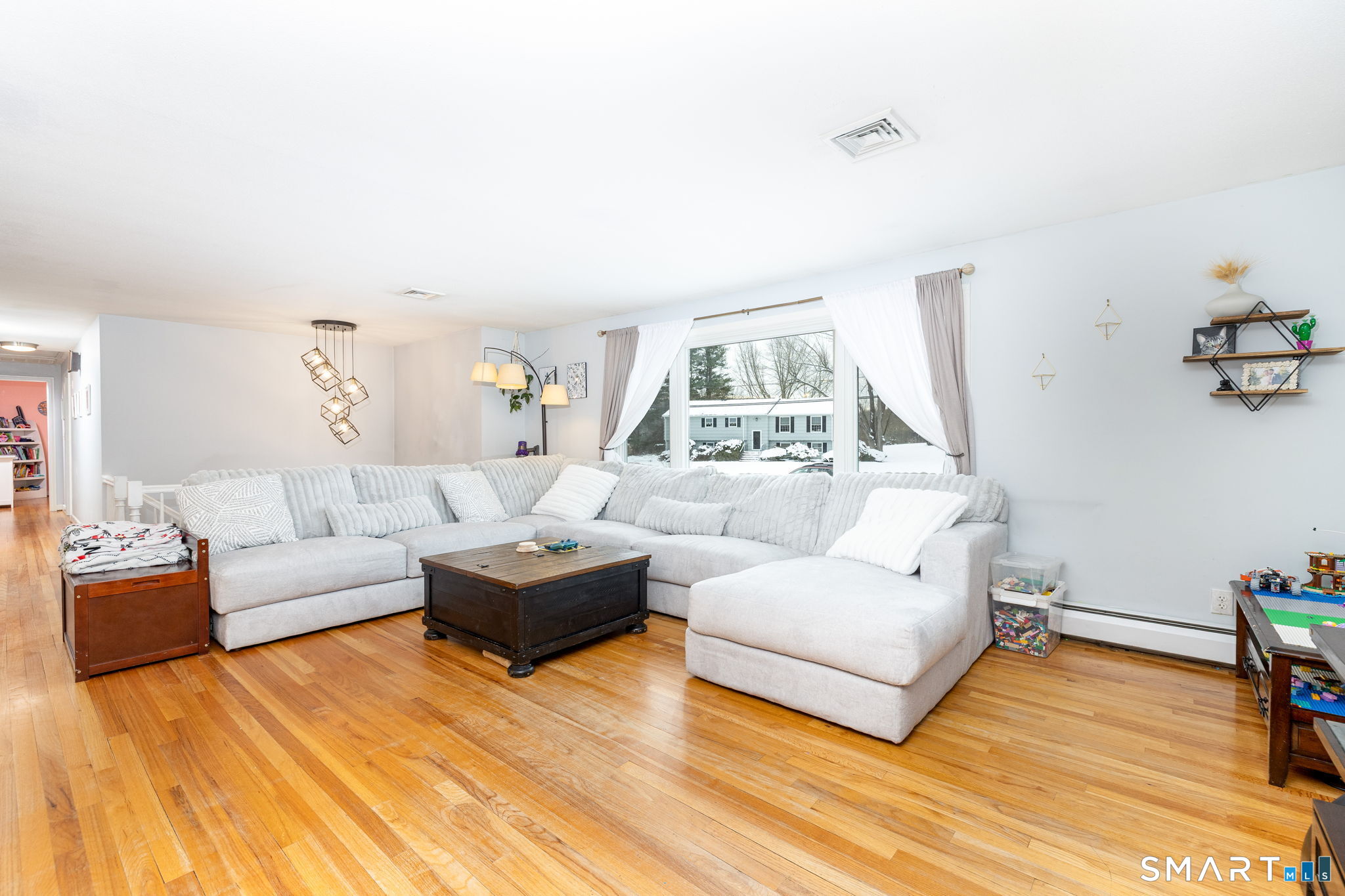 Homes for sale in Simsbury, CT | 2 Lionel Dr, Simsbury, CT 06070 | MLS# 24150201