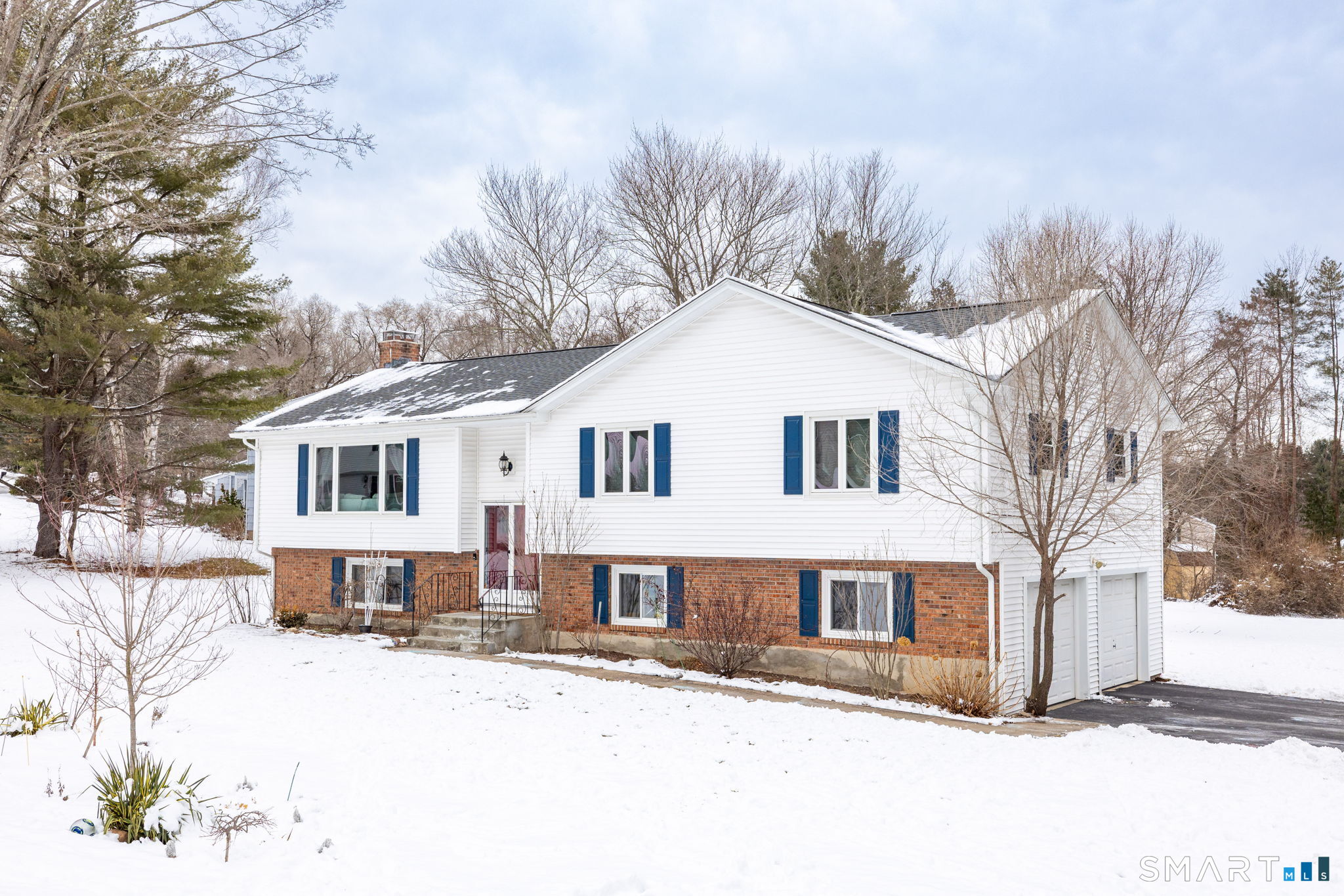 Homes for sale in Simsbury, CT | 2 Lionel Dr, Simsbury, CT 06070 | MLS# 24150201