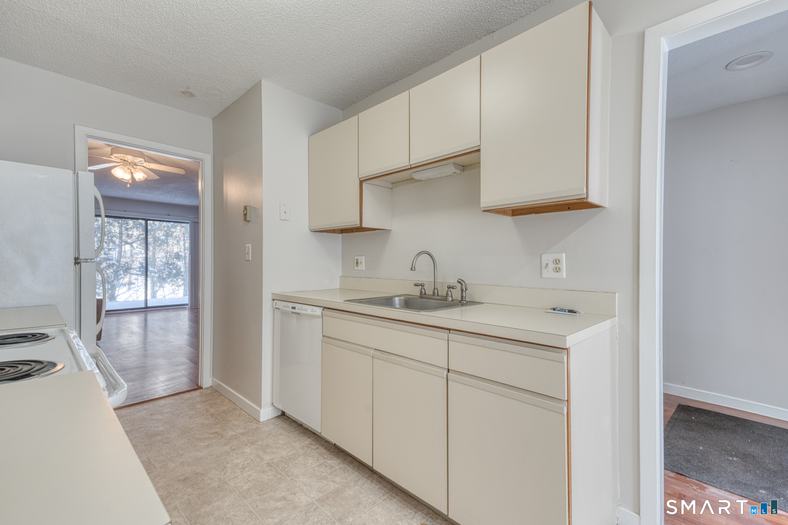 Photo 14 of 35 Riveredge Drive, Winchester, CT