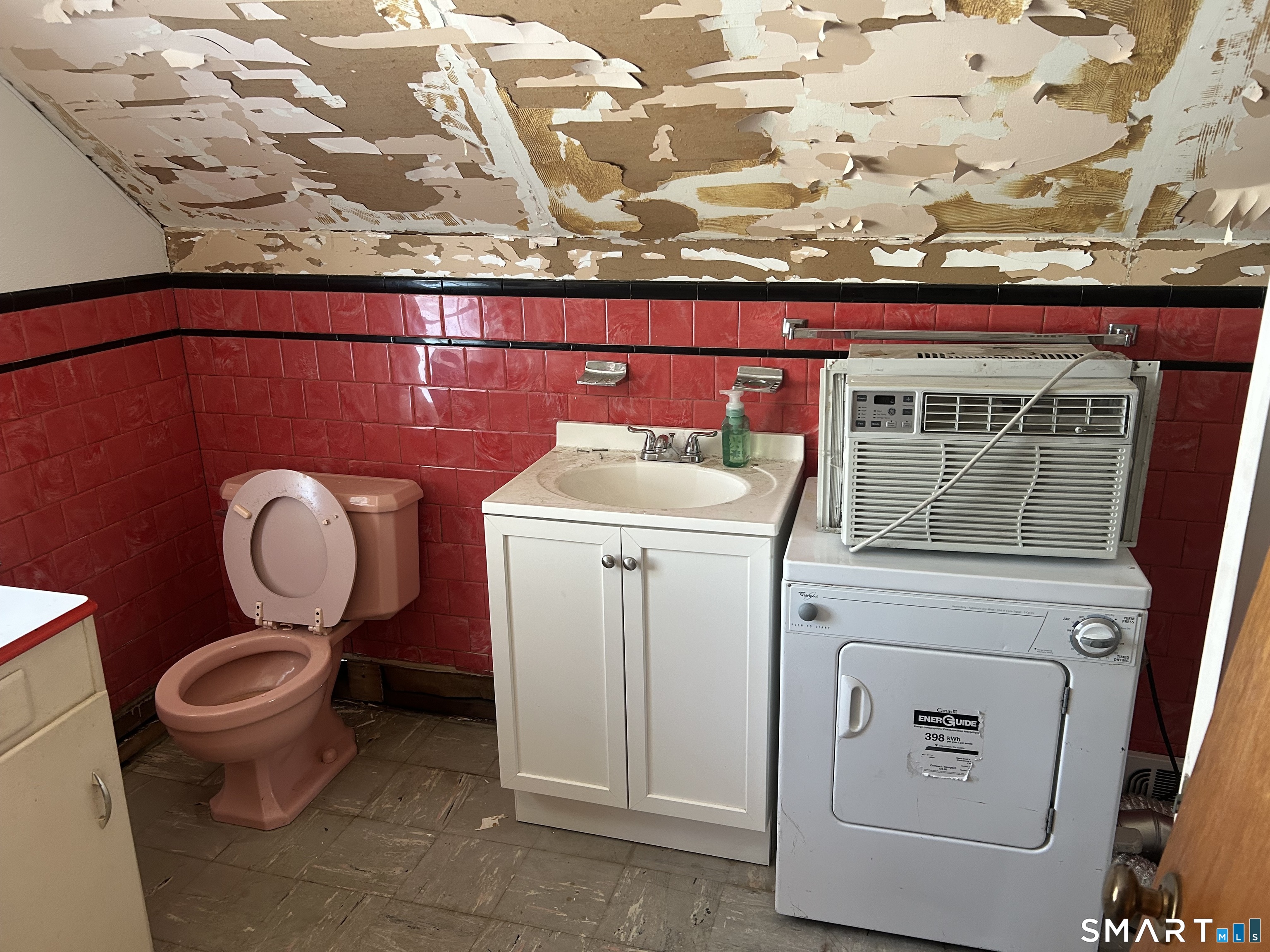 Photo 15 of 69 Munson Road, Wolcott, CT