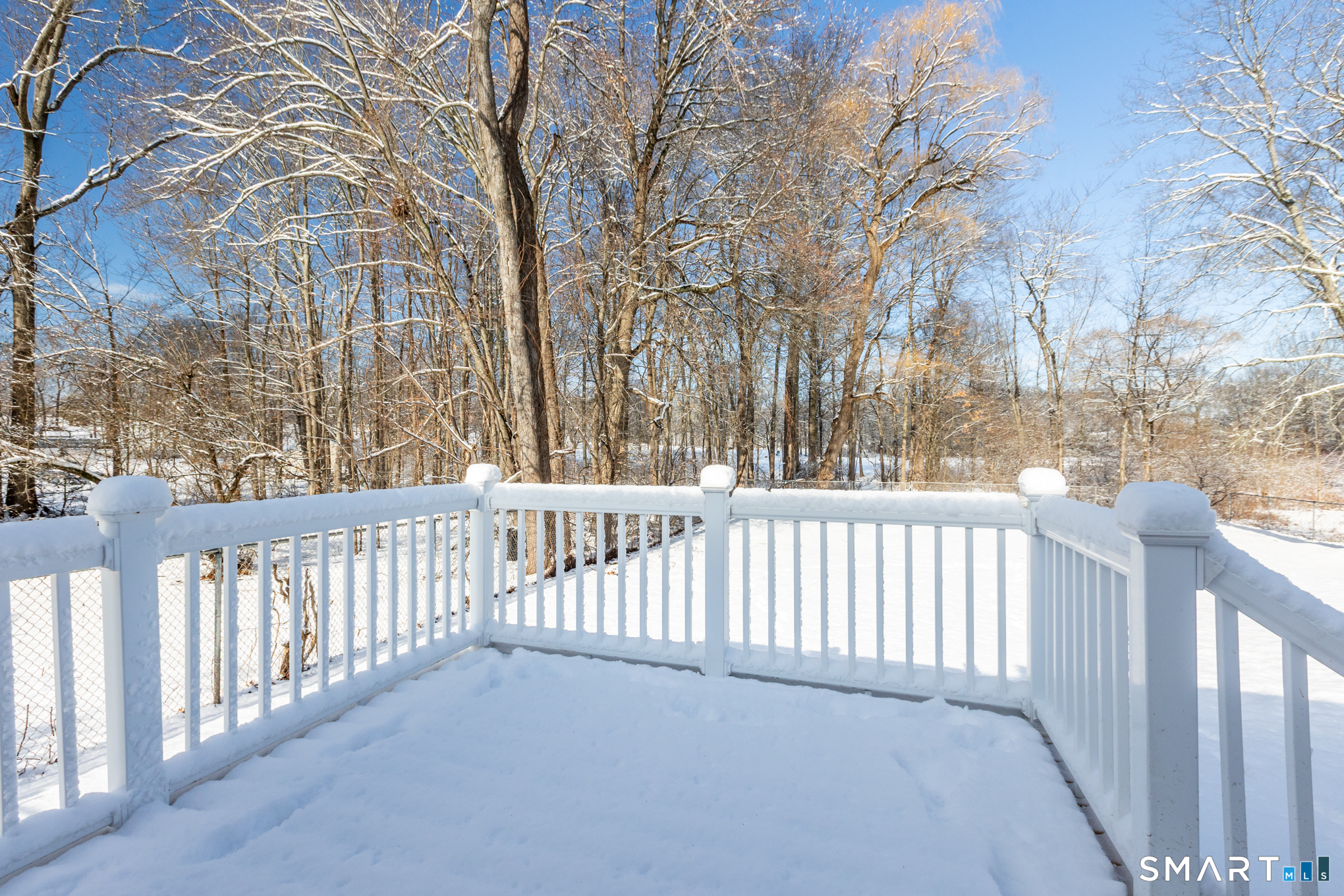 Homes for sale in Newington, CT | 22 Mohawk Cir, Newington, CT 06111 | MLS# 24150269