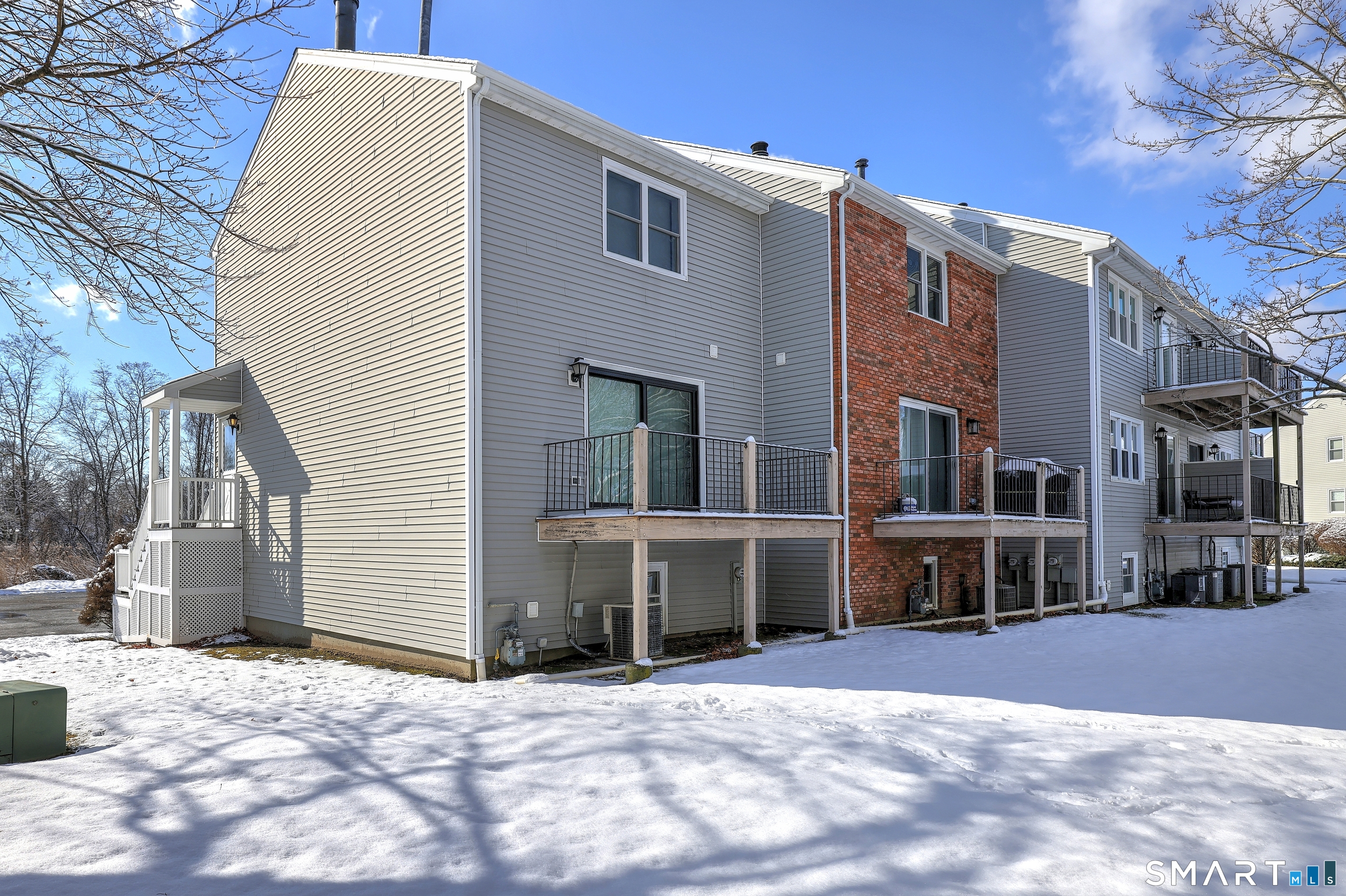 Homes for sale in Milford, CT | 47 Carriage Dr #47, Milford, CT 06460 | MLS# 24146800