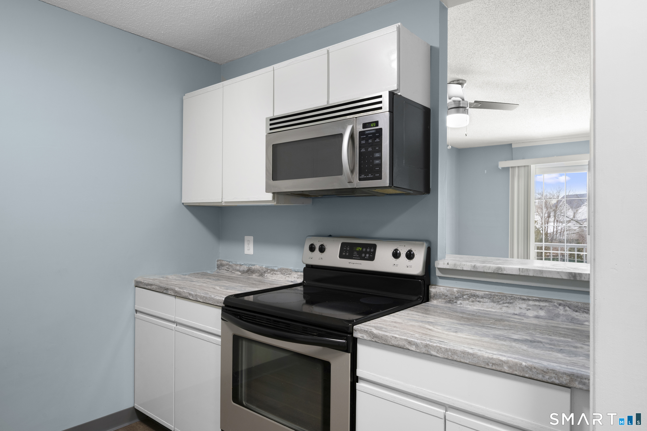 Photo 7 of 421 Tolland Street, East Hartford, CT