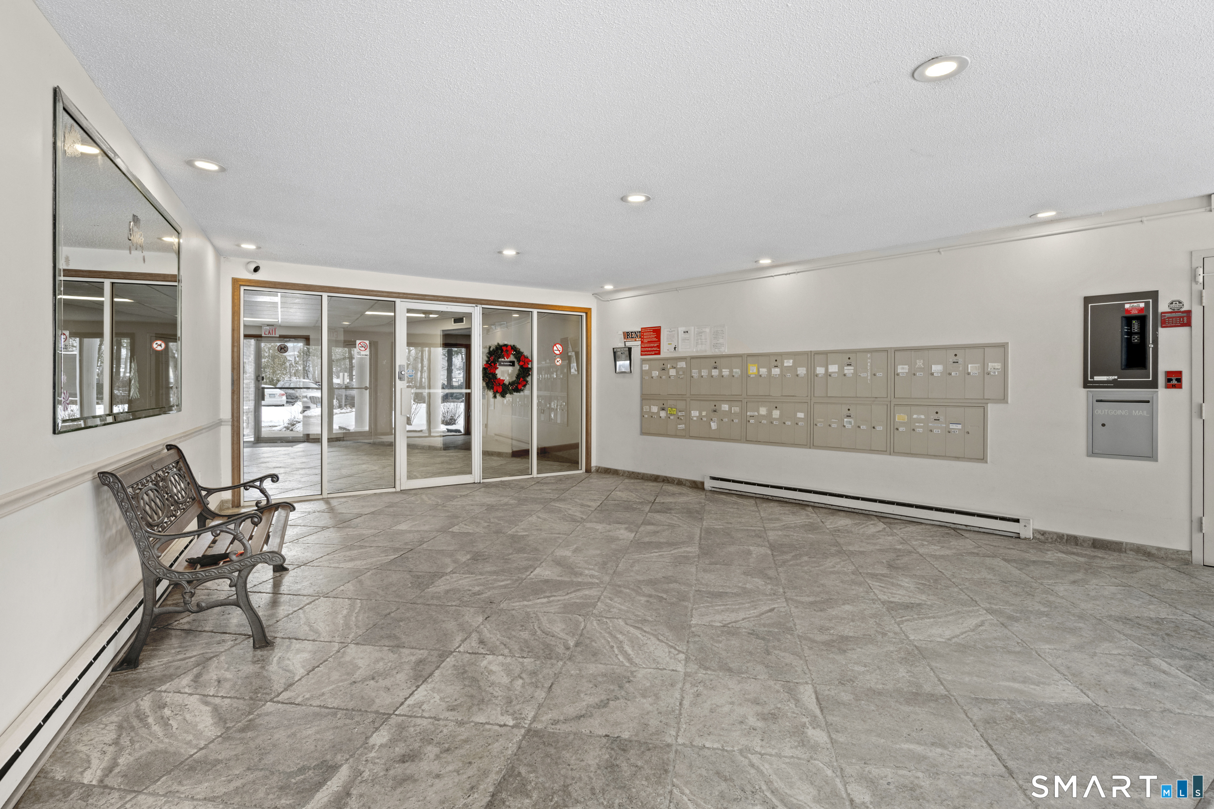 Photo 18 of 421 Tolland Street, East Hartford, CT