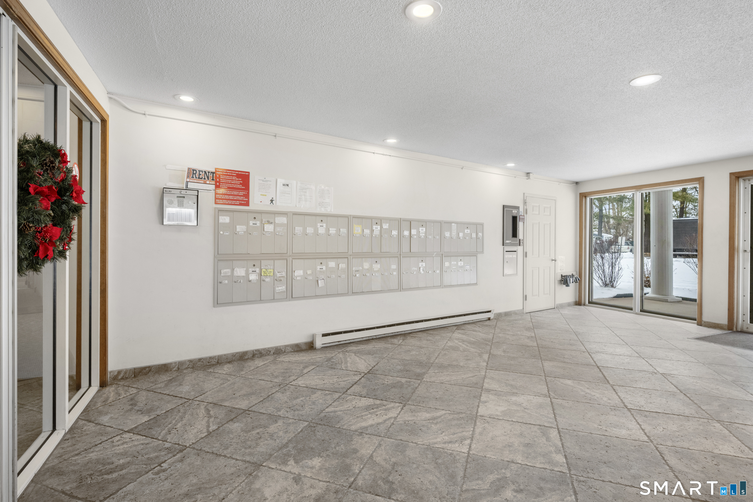 Photo 17 of 421 Tolland Street, East Hartford, CT