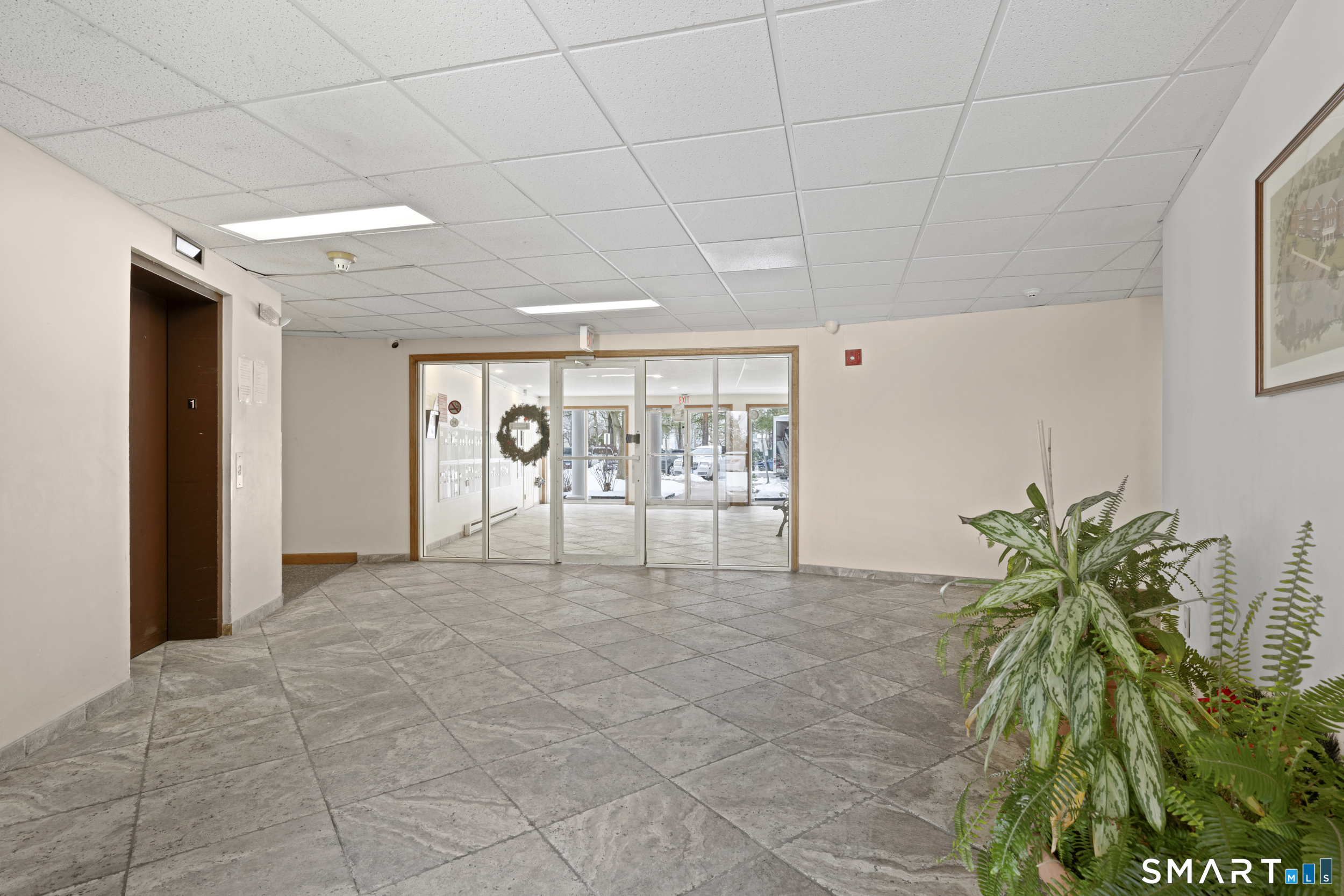 Photo 19 of 421 Tolland Street, East Hartford, CT