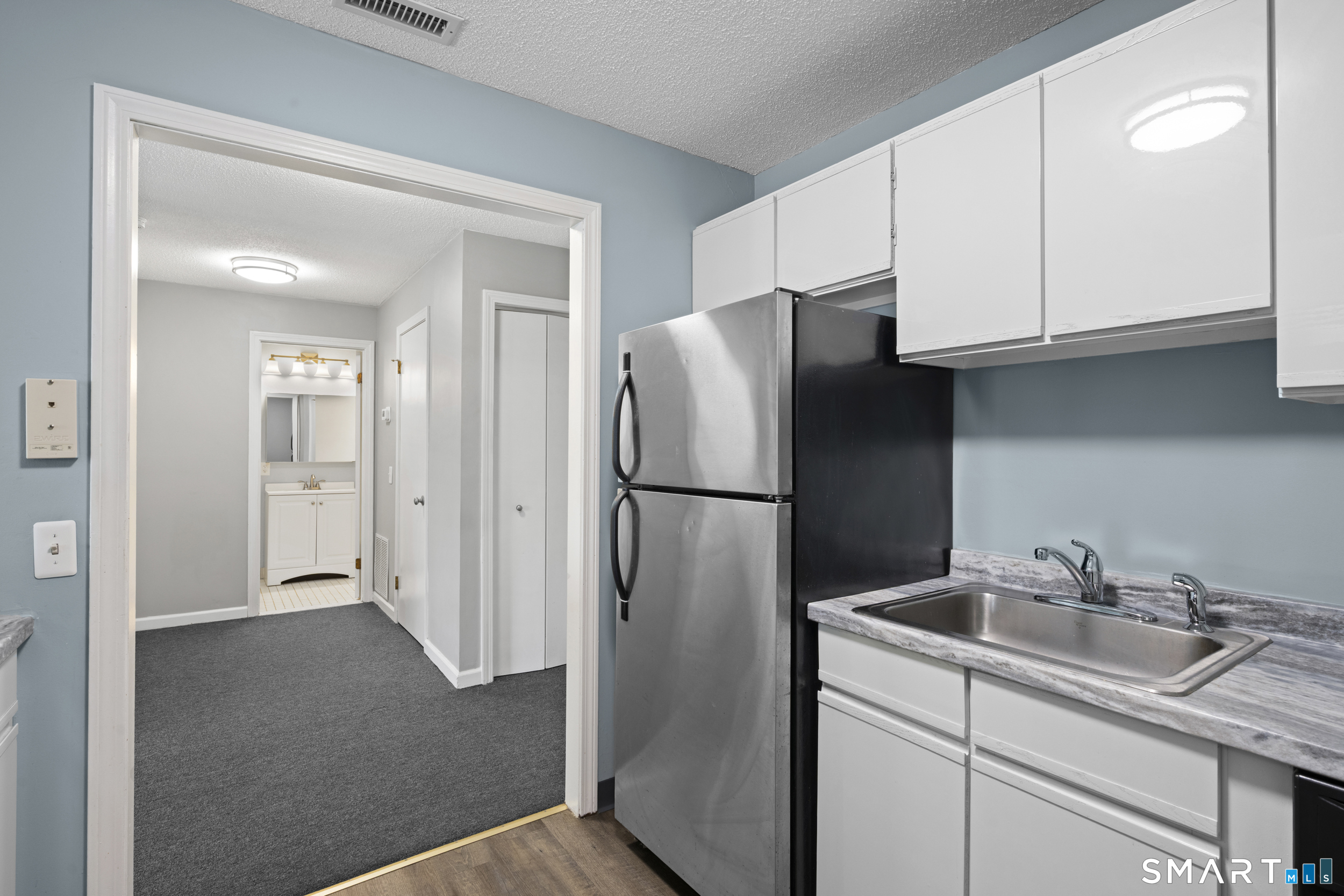 Photo 8 of 421 Tolland Street, East Hartford, CT