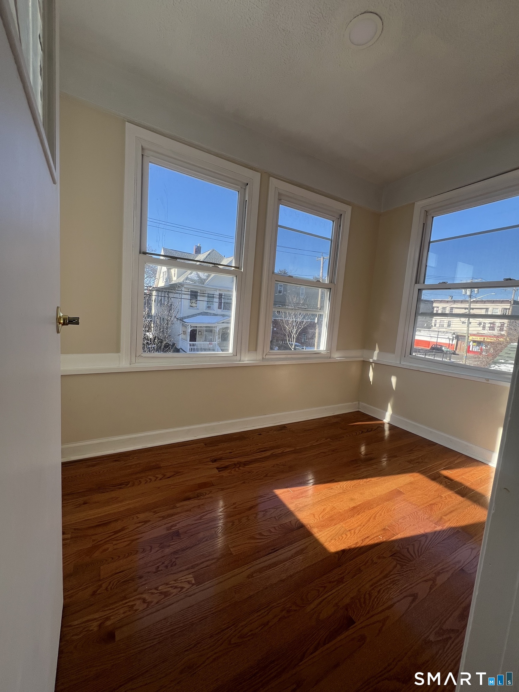 Photo 4 of 352 Wilmot Avenue, Bridgeport, CT